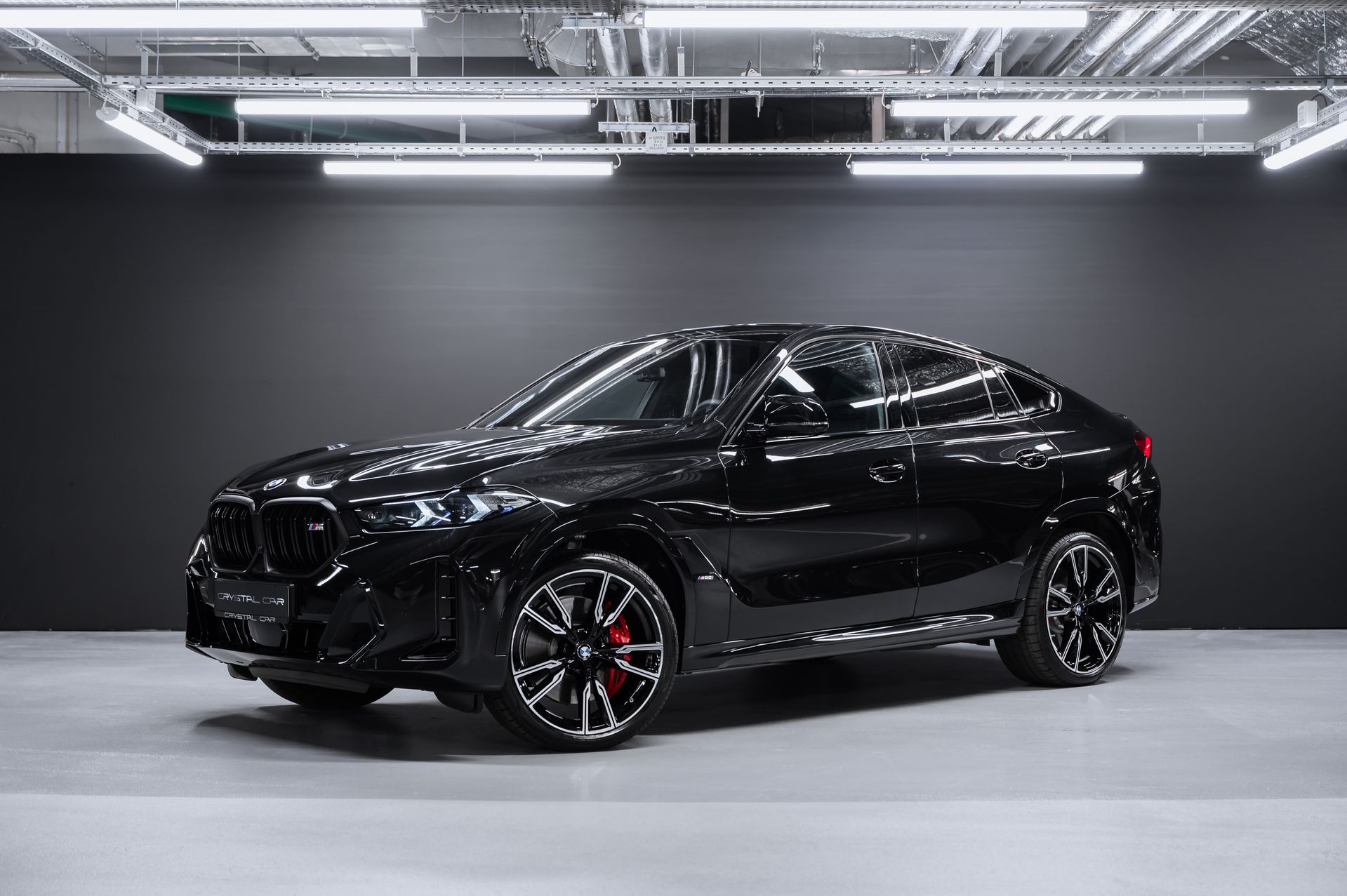 Черный BMW X6 M60i бензин в Crystal Car под заказ