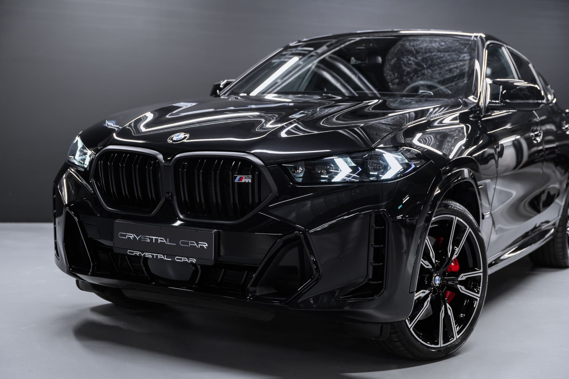 Черный BMW X6 M60i бензин в Crystal Car под заказ
