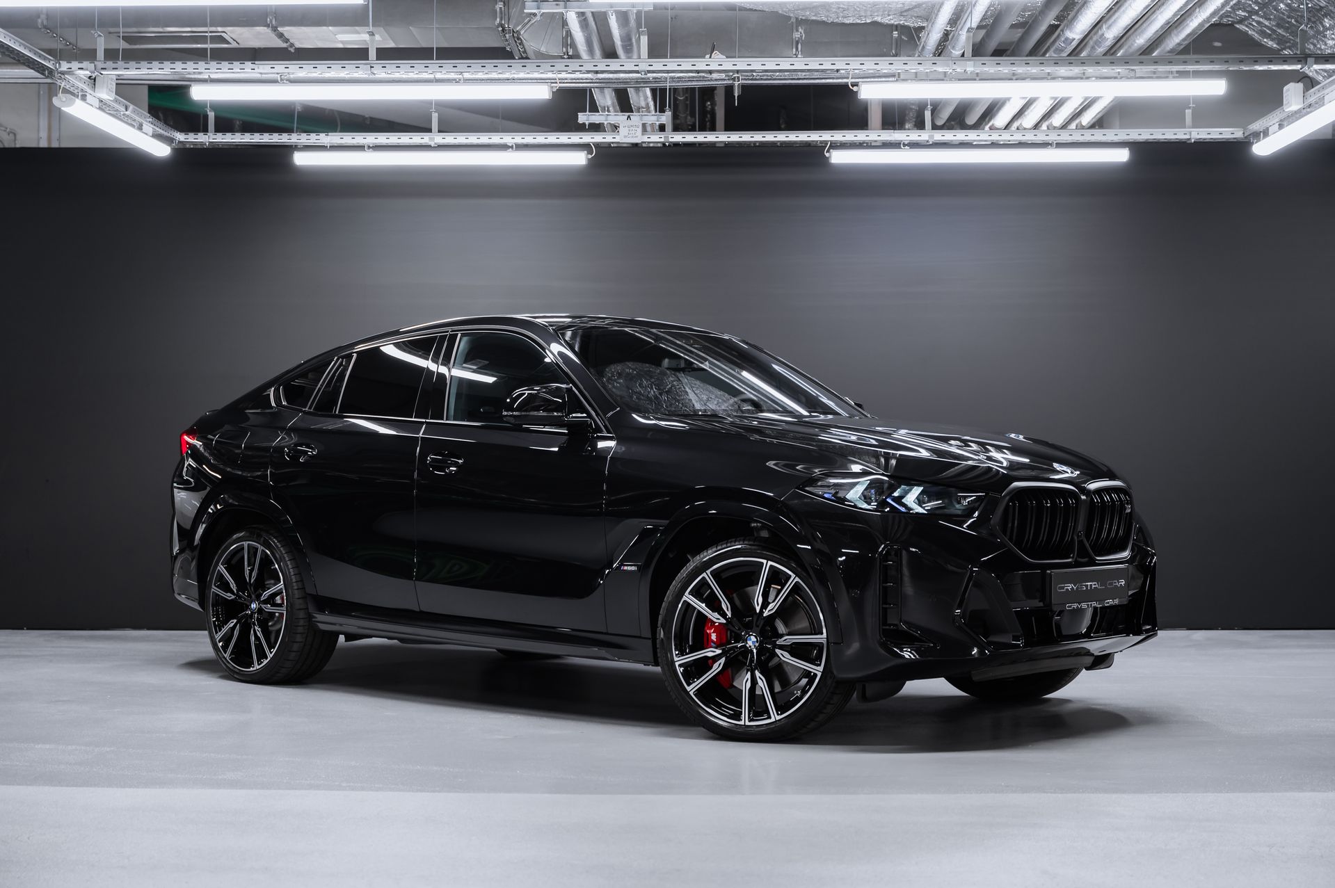 Черный BMW X6 M60i бензин в Crystal Car под заказ