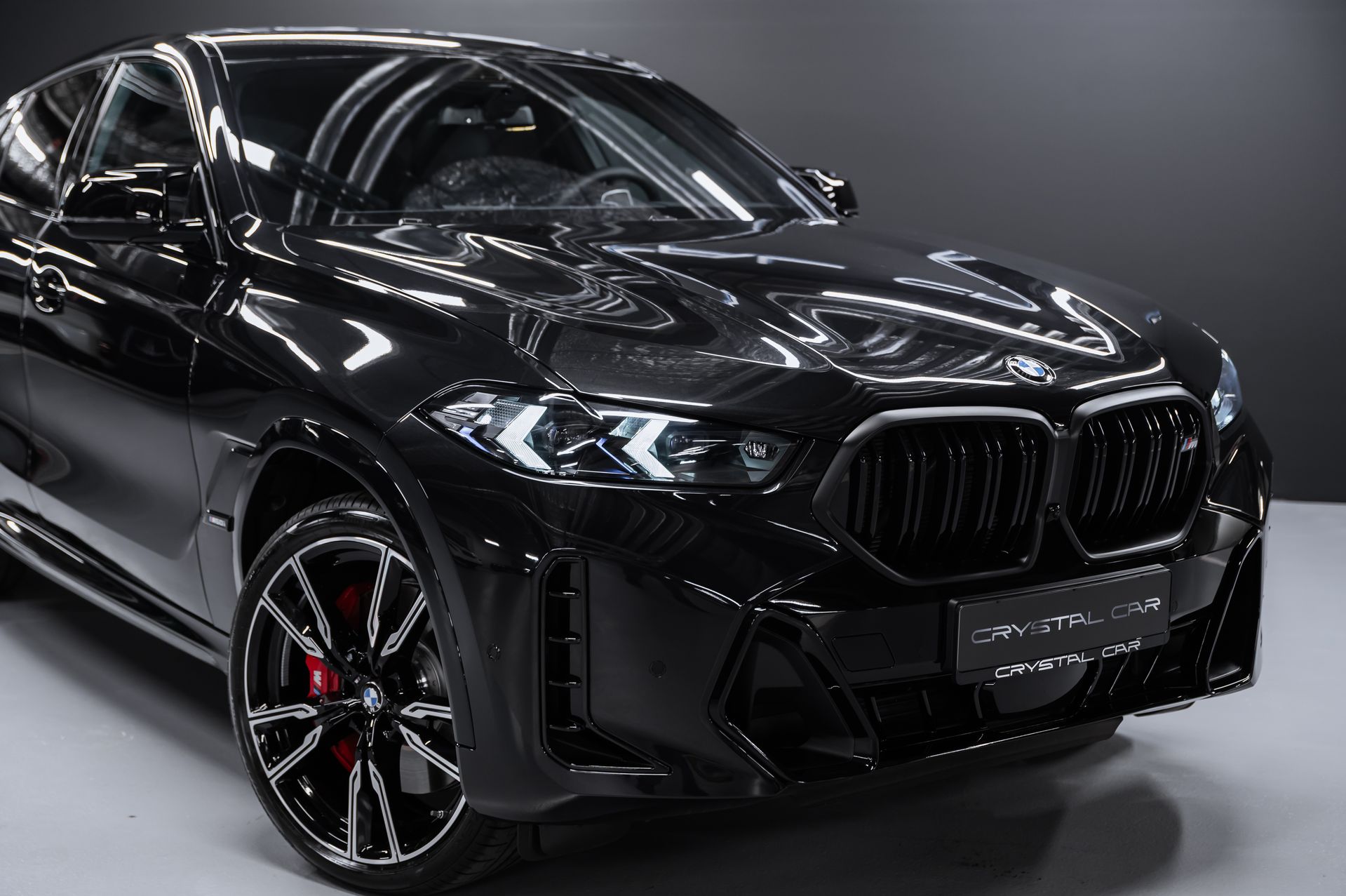 Черный BMW X6 M60i бензин в Crystal Car под заказ