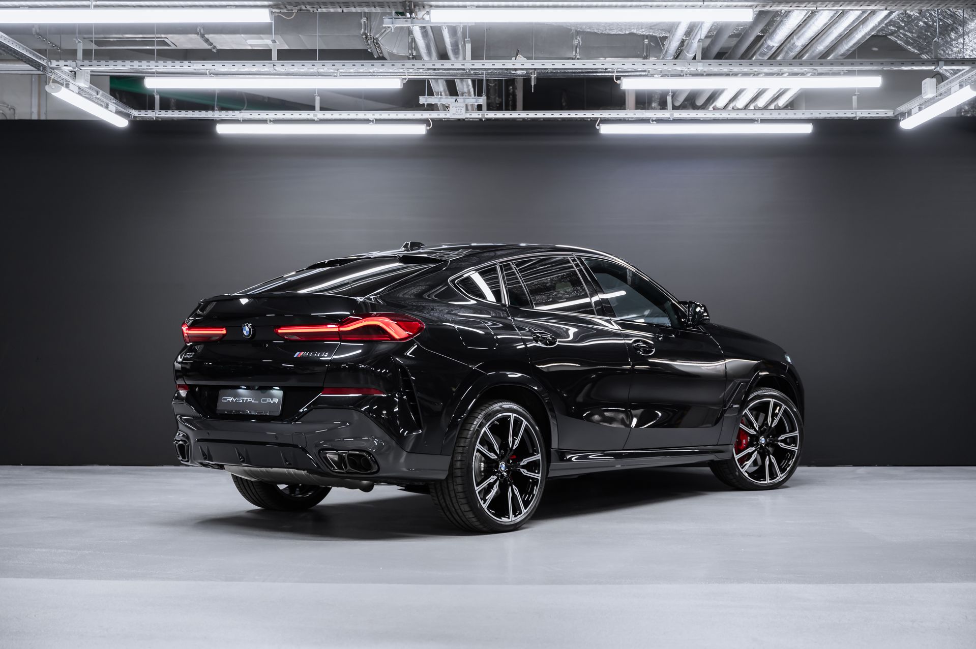 Черный BMW X6 M60i бензин в Crystal Car под заказ