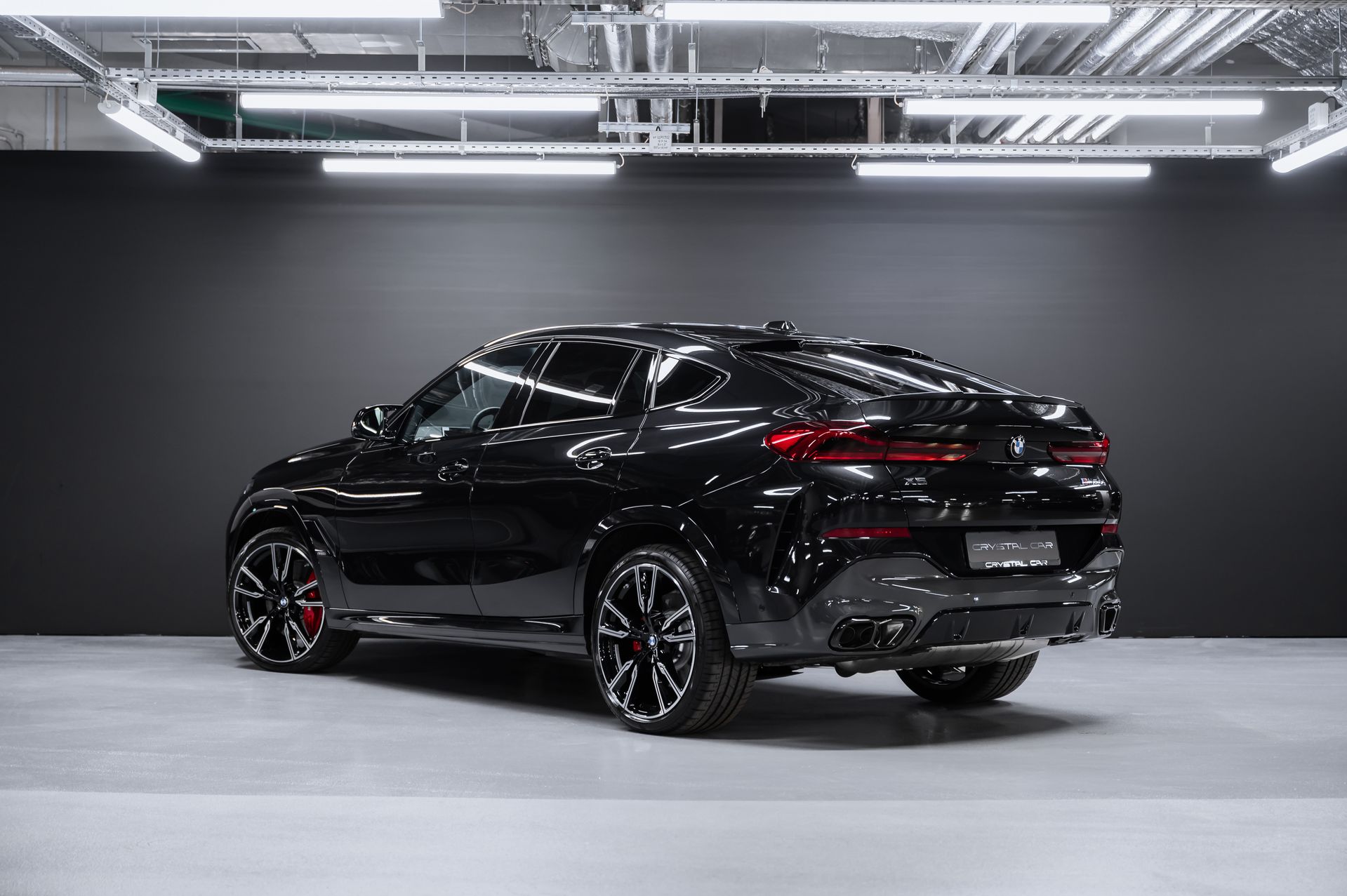 Черный BMW X6 M60i бензин в Crystal Car под заказ