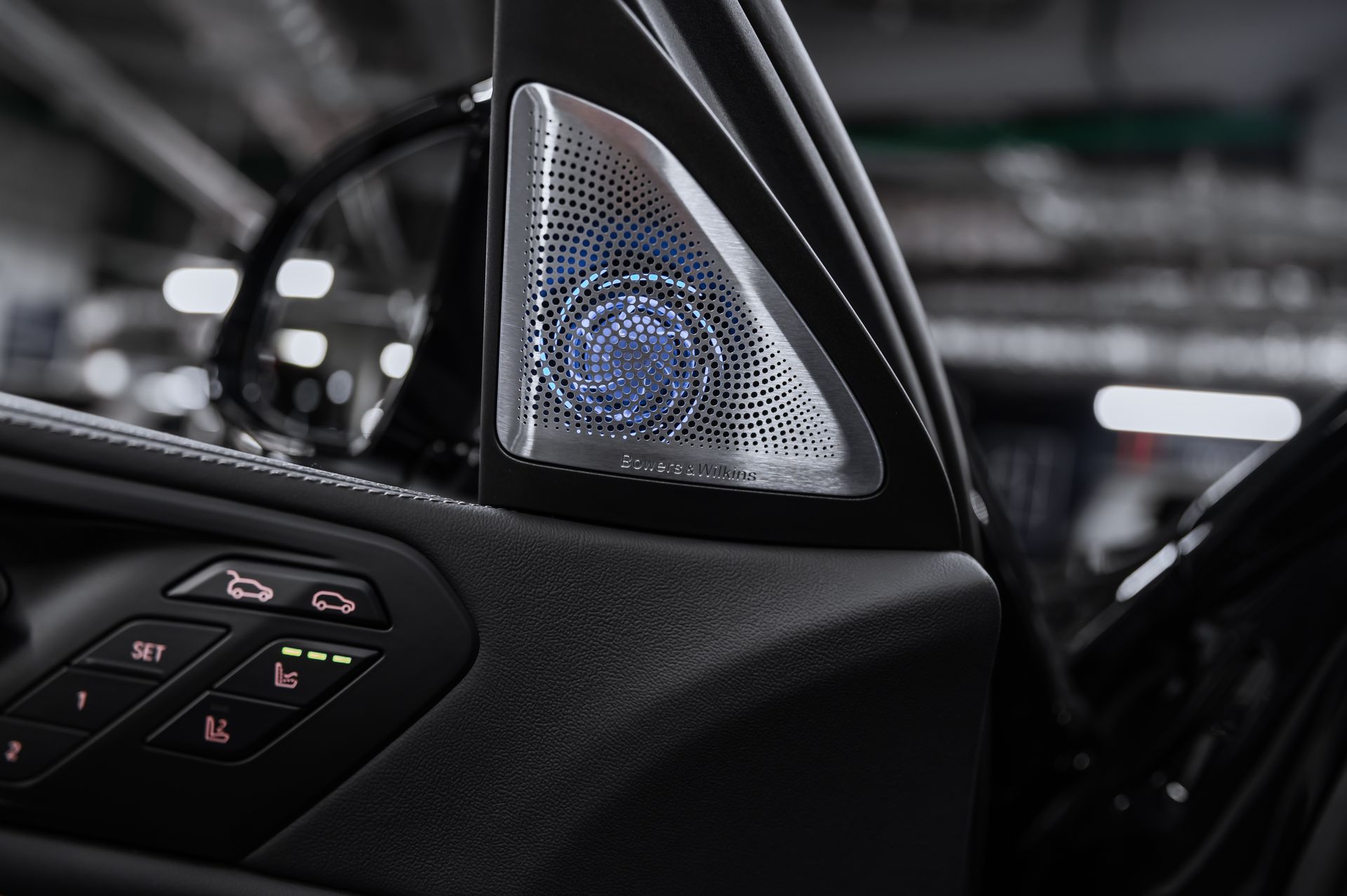 Черный BMW X6 M60i бензин в Crystal Car под заказ