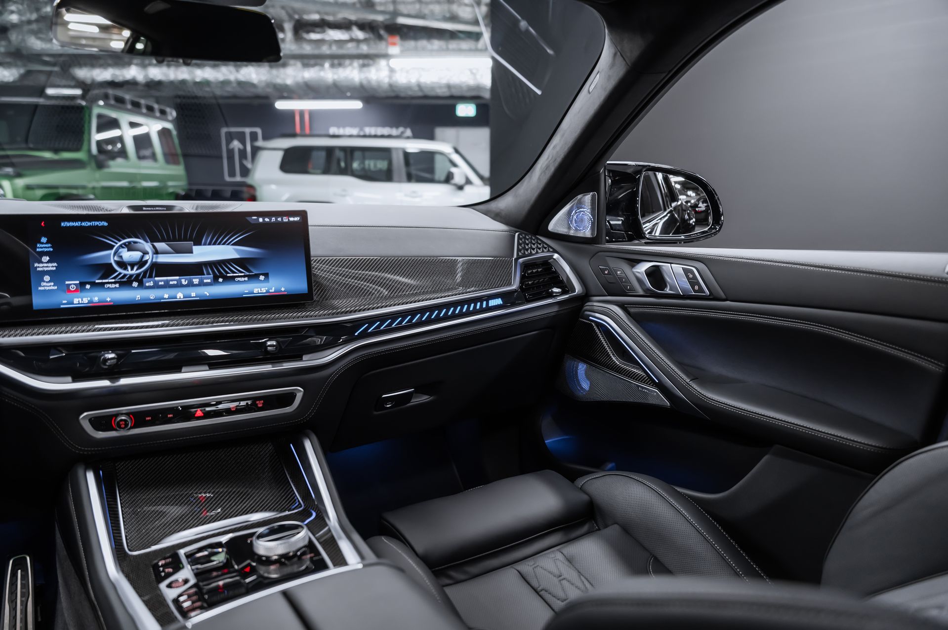 Черный BMW X6 M60i бензин в Crystal Car под заказ