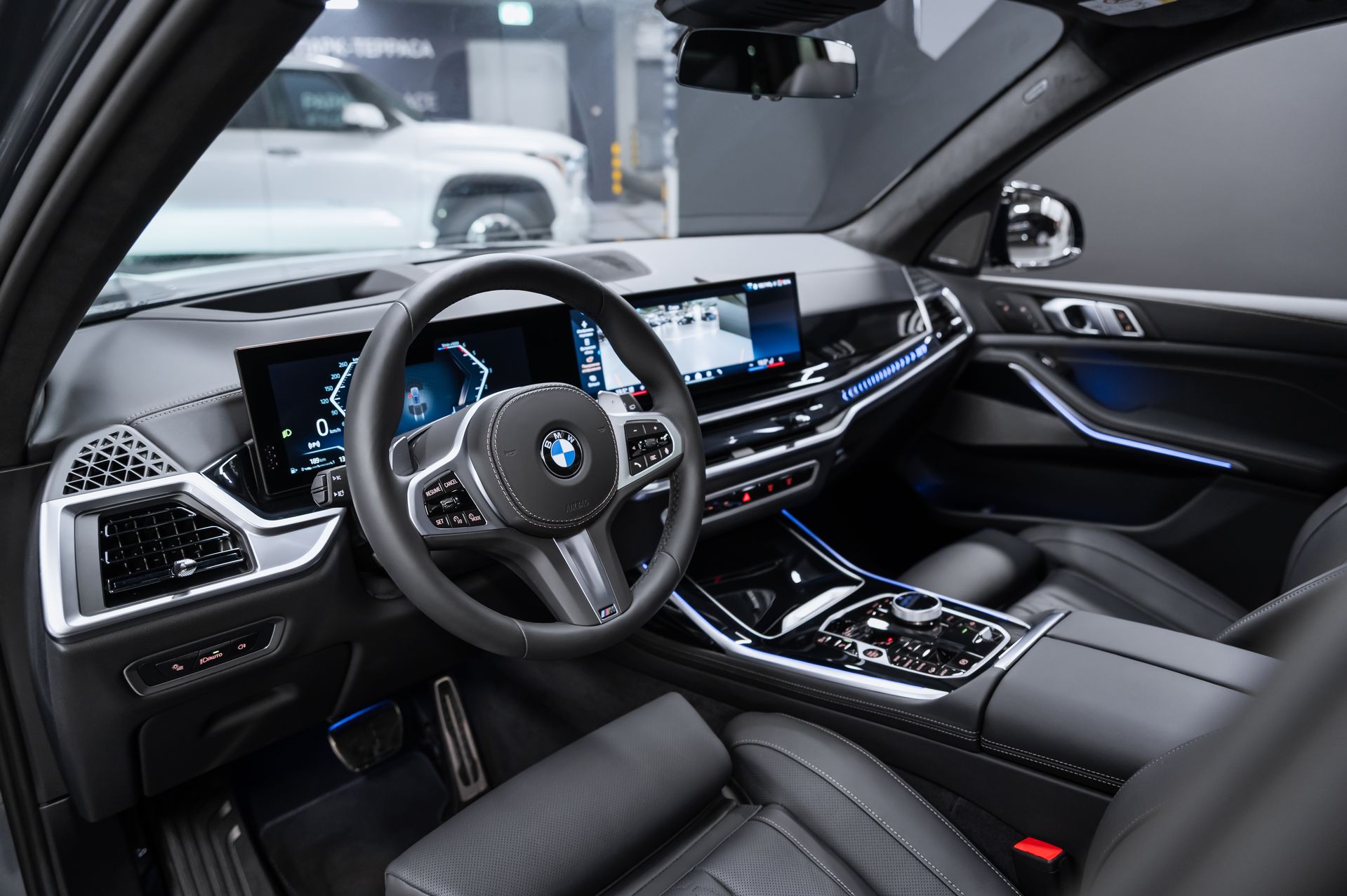 Серый BMW X7 xDrive40d M Sport Pro дизель в Crystal Car под заказ