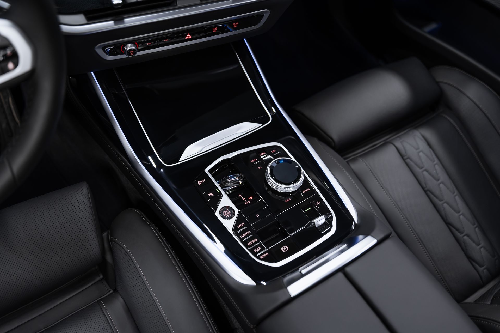 Серый BMW X7 xDrive40d M Sport Pro дизель в Crystal Car под заказ