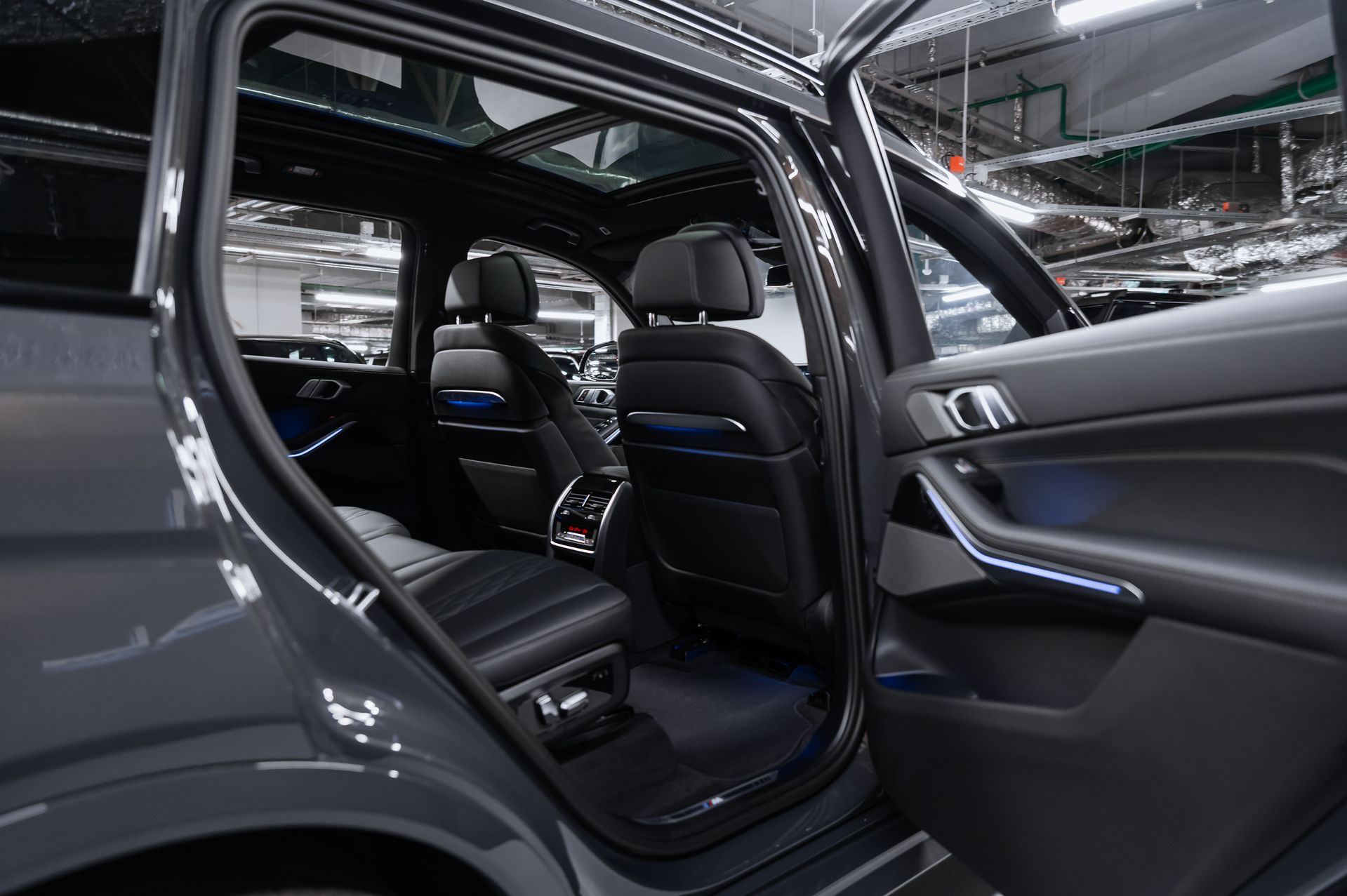 Серый BMW X7 xDrive40d M Sport Pro дизель в Crystal Car под заказ