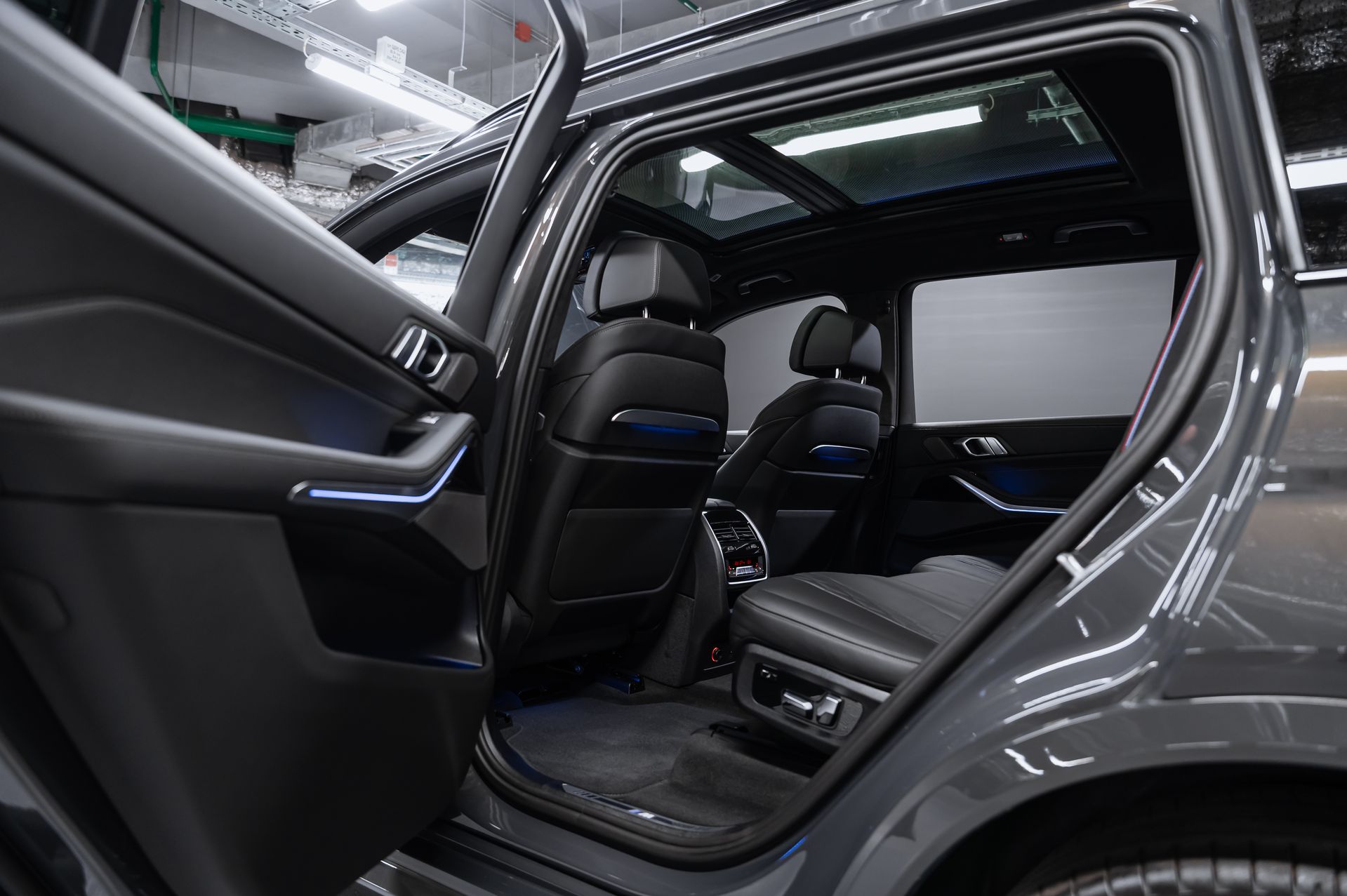 Серый BMW X7 xDrive40d M Sport Pro дизель в Crystal Car под заказ