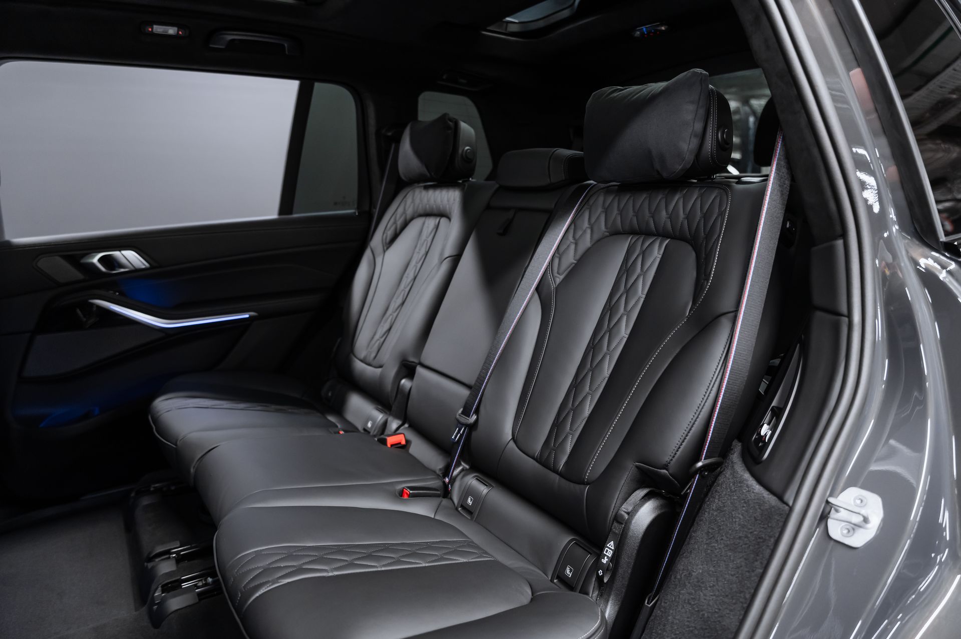 Серый BMW X7 xDrive40d M Sport Pro дизель в Crystal Car под заказ