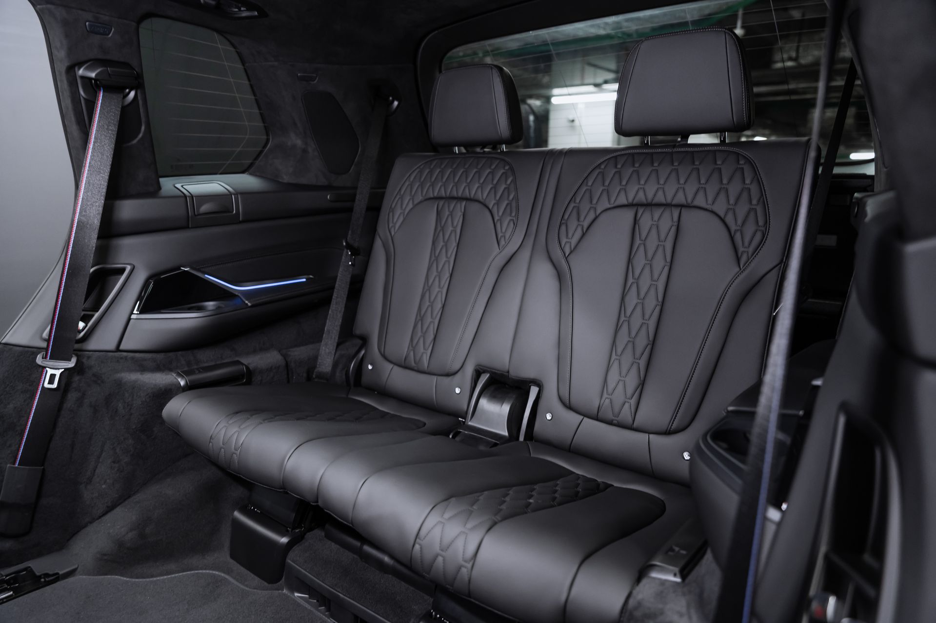 Серый BMW X7 xDrive40d M Sport Pro дизель в Crystal Car под заказ