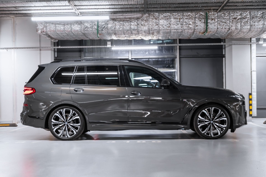 Серый BMW X7 xDrive40d M Sport Pro дизель в Crystal Car под заказ