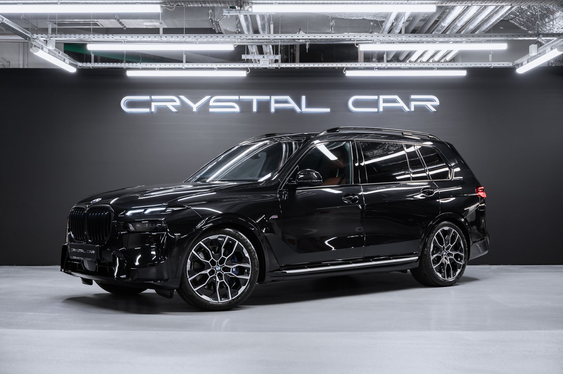 Черный BMW X7 xDrive40d M Sport Pro в Crystal Car под заказ