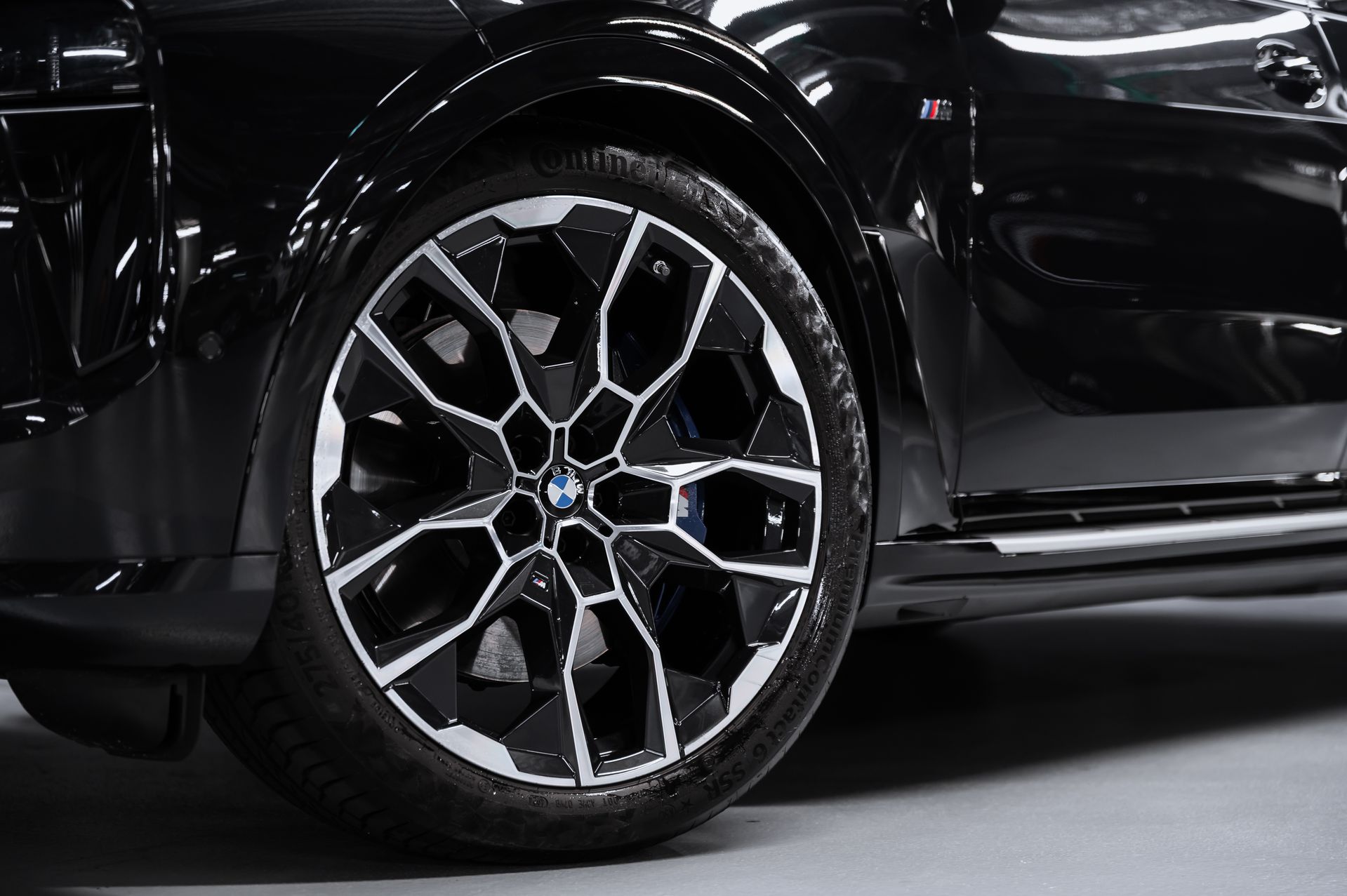 Черный BMW X7 xDrive40d M Sport Pro в Crystal Car под заказ