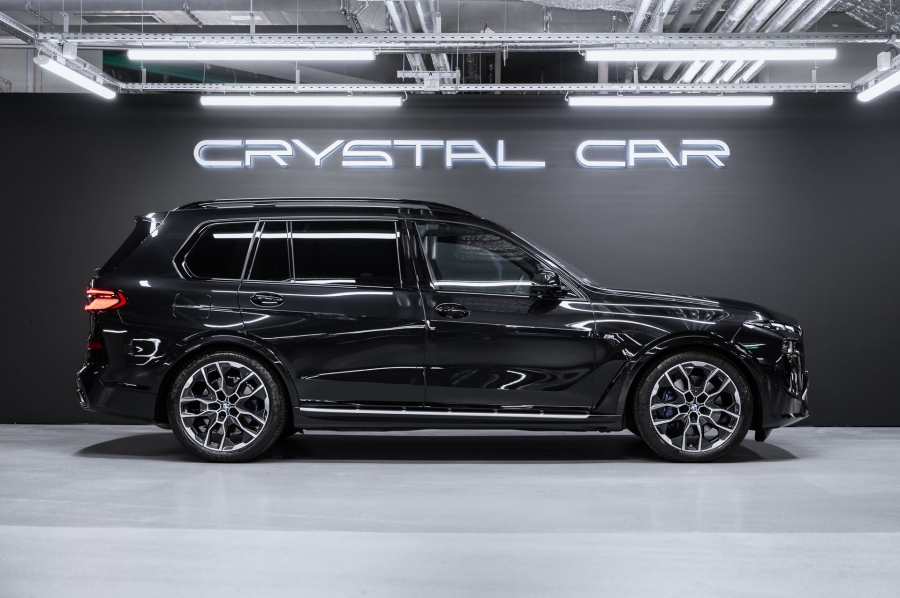 Черный BMW X7 xDrive40d M Sport Pro в Crystal Car под заказ