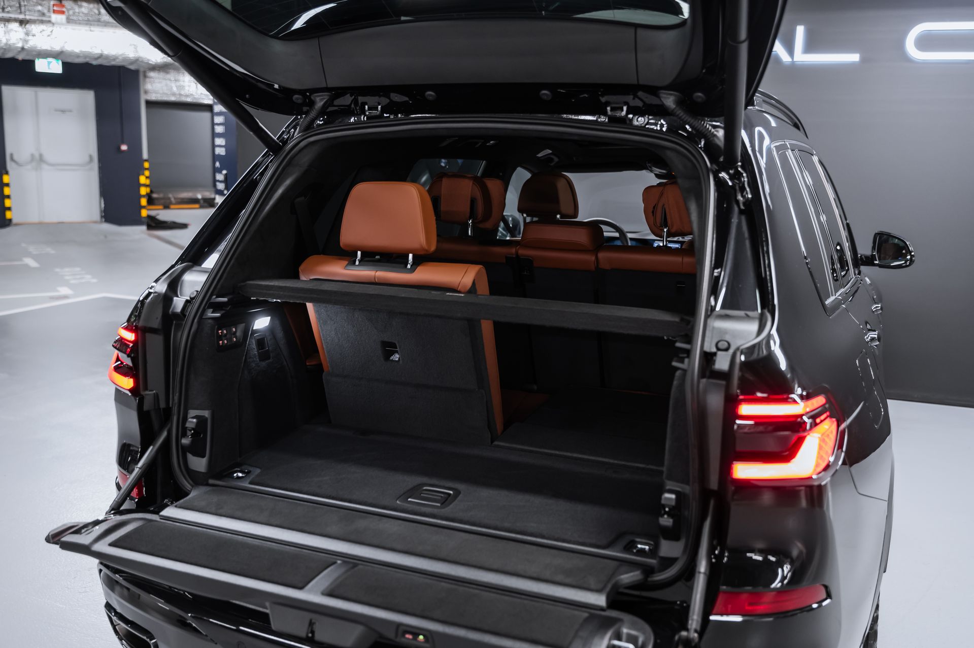 Черный BMW X7 xDrive40d M Sport Pro в Crystal Car под заказ