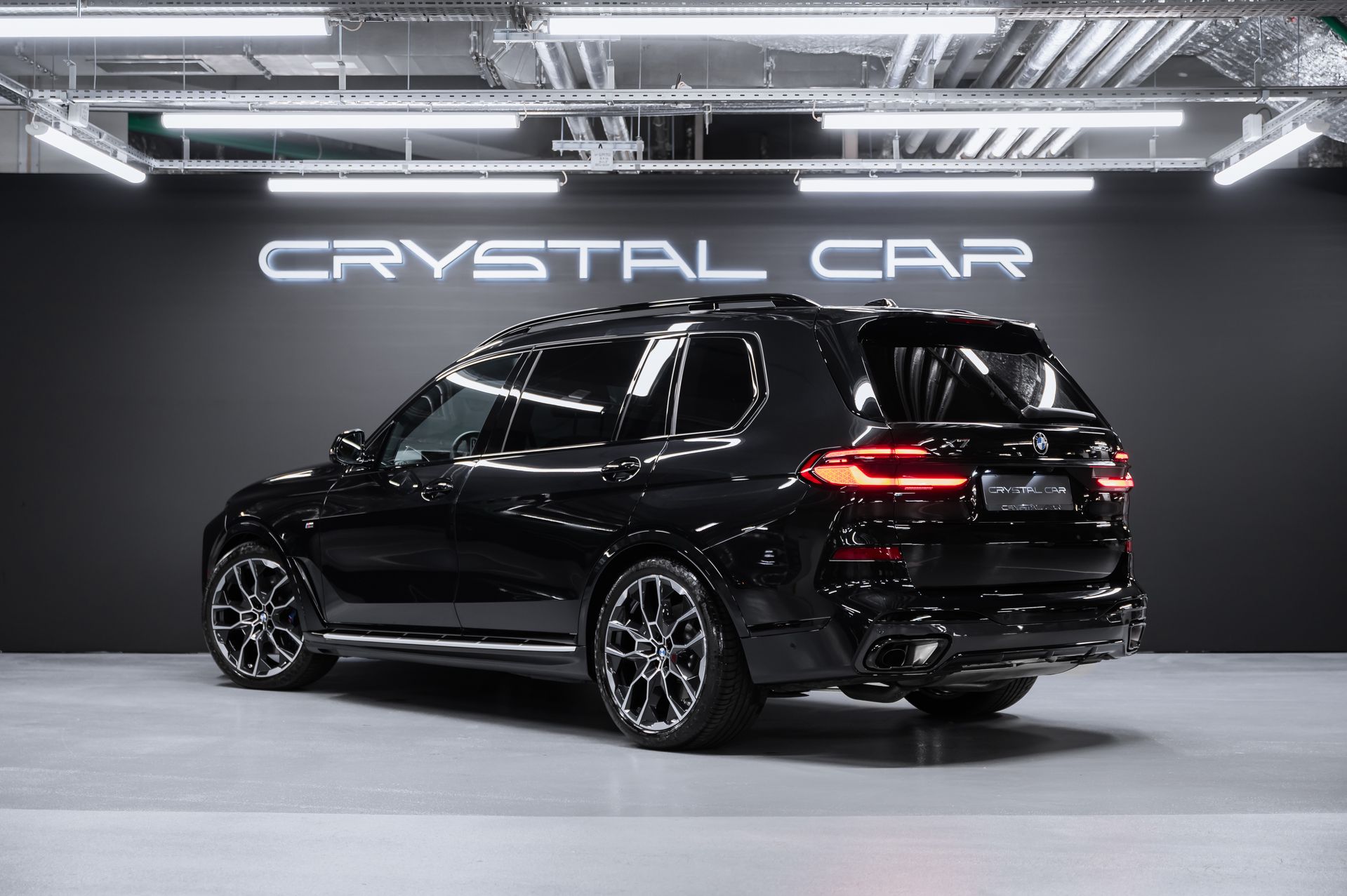 Черный BMW X7 xDrive40d M Sport Pro в Crystal Car под заказ