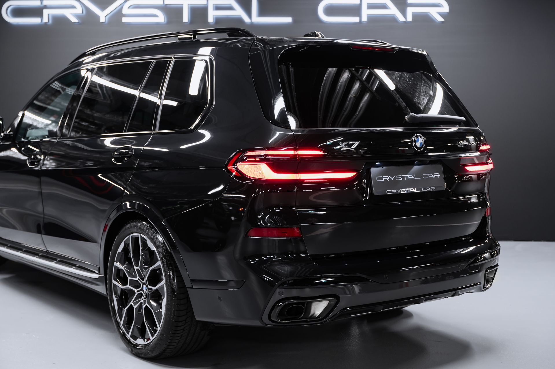 Черный BMW X7 xDrive40d M Sport Pro в Crystal Car под заказ