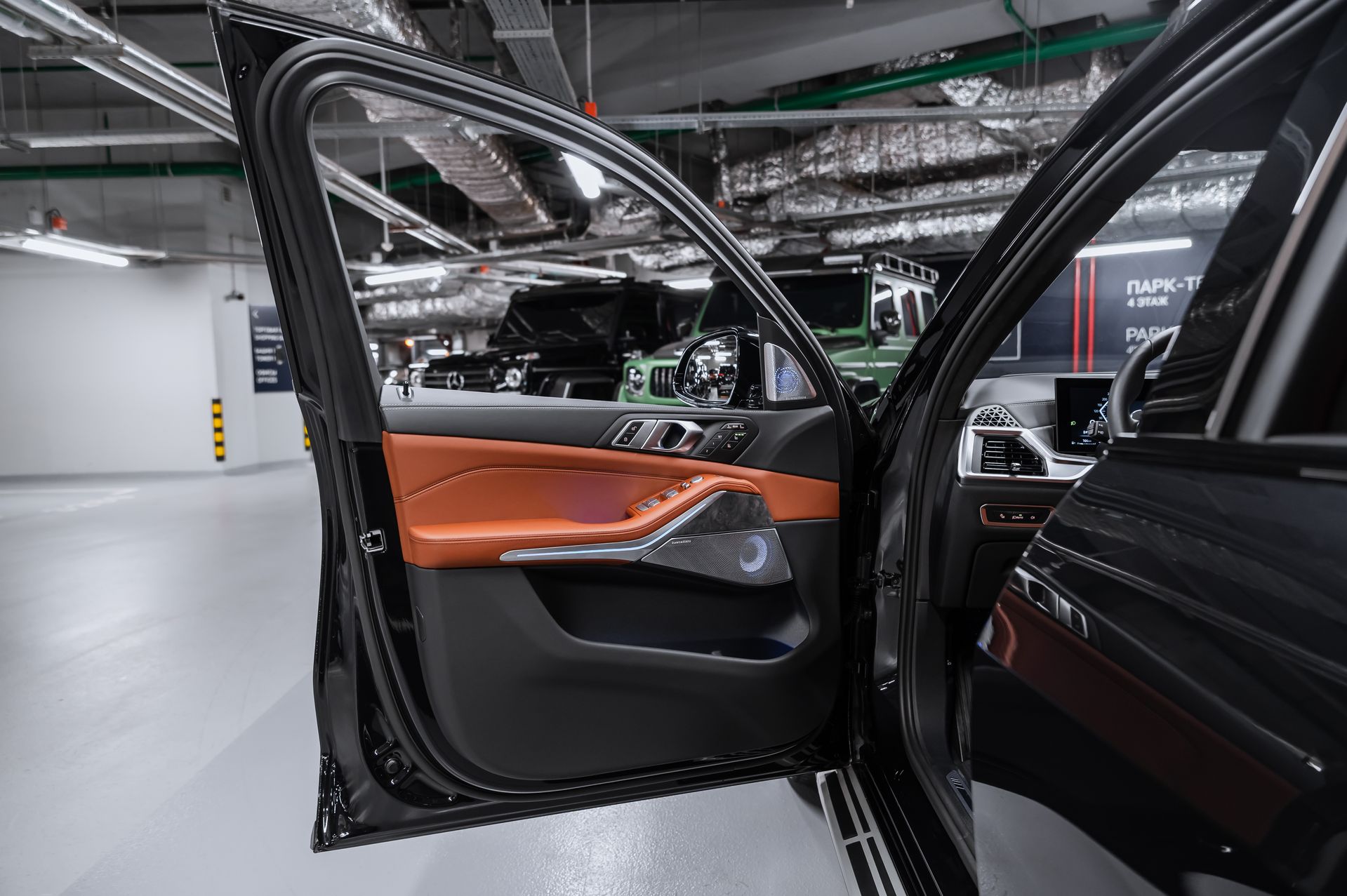 Черный BMW X7 xDrive40d M Sport Pro в Crystal Car под заказ