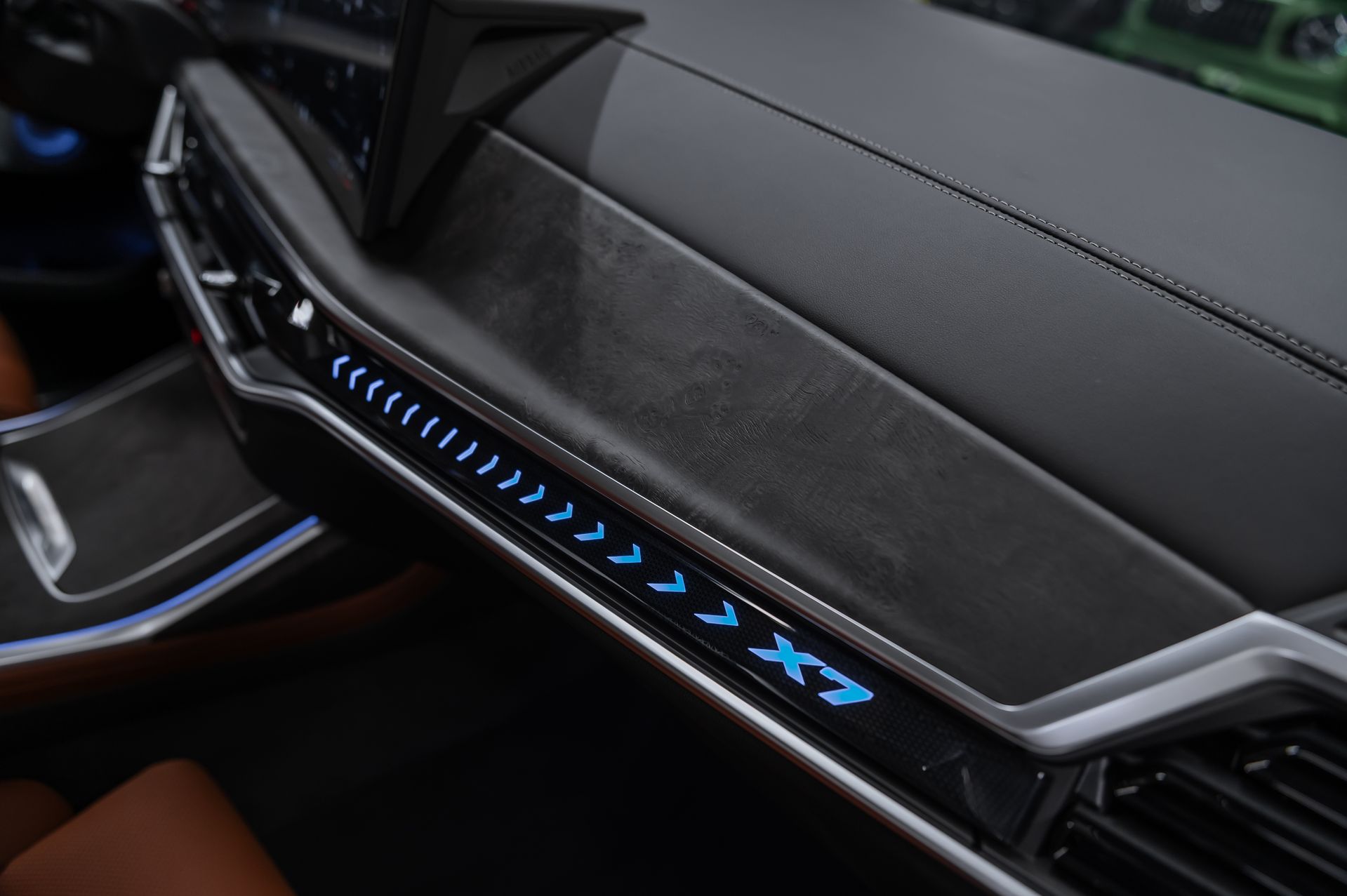 Черный BMW X7 xDrive40d M Sport Pro в Crystal Car под заказ