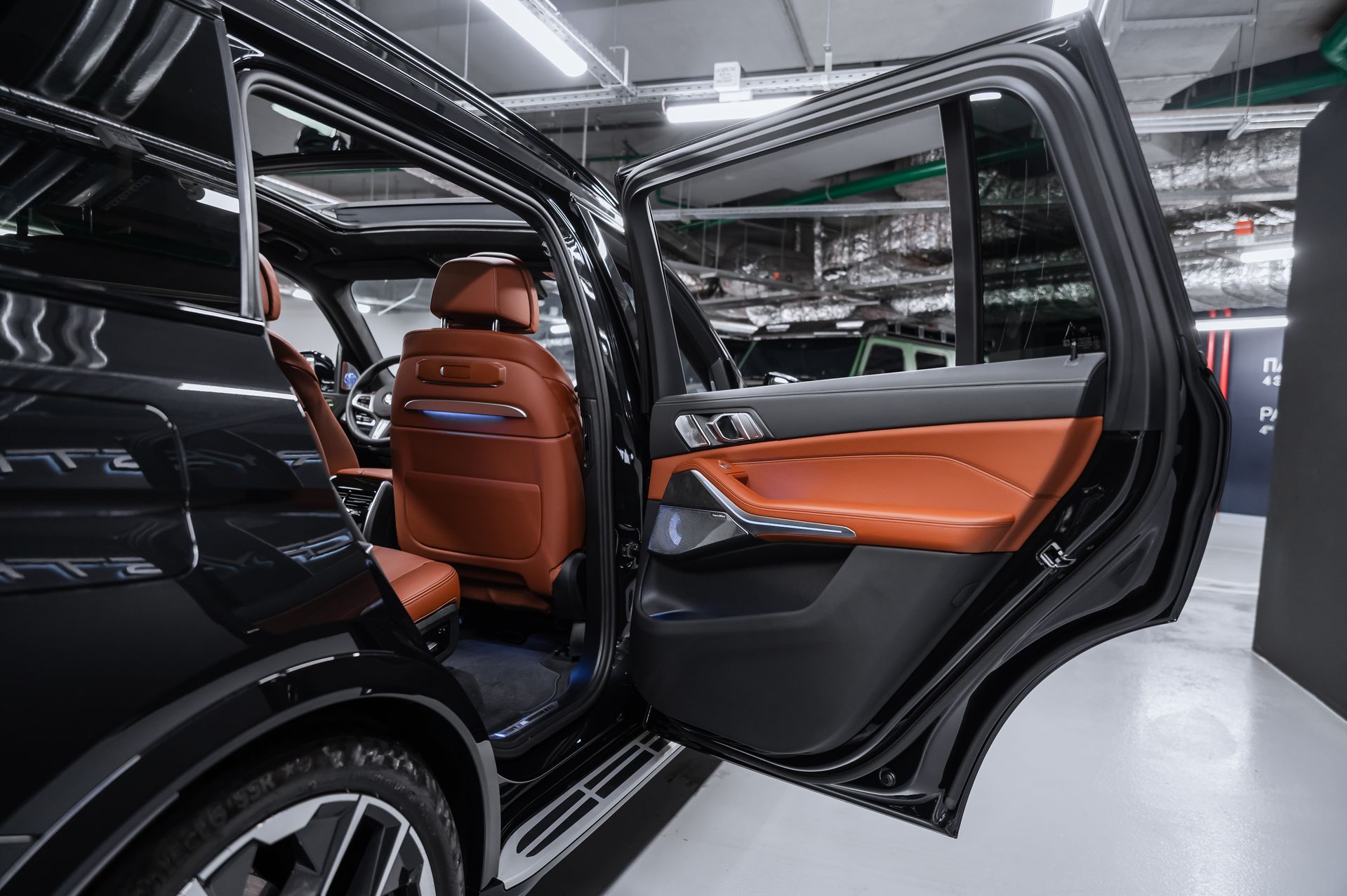 Черный BMW X7 xDrive40d M Sport Pro в Crystal Car под заказ