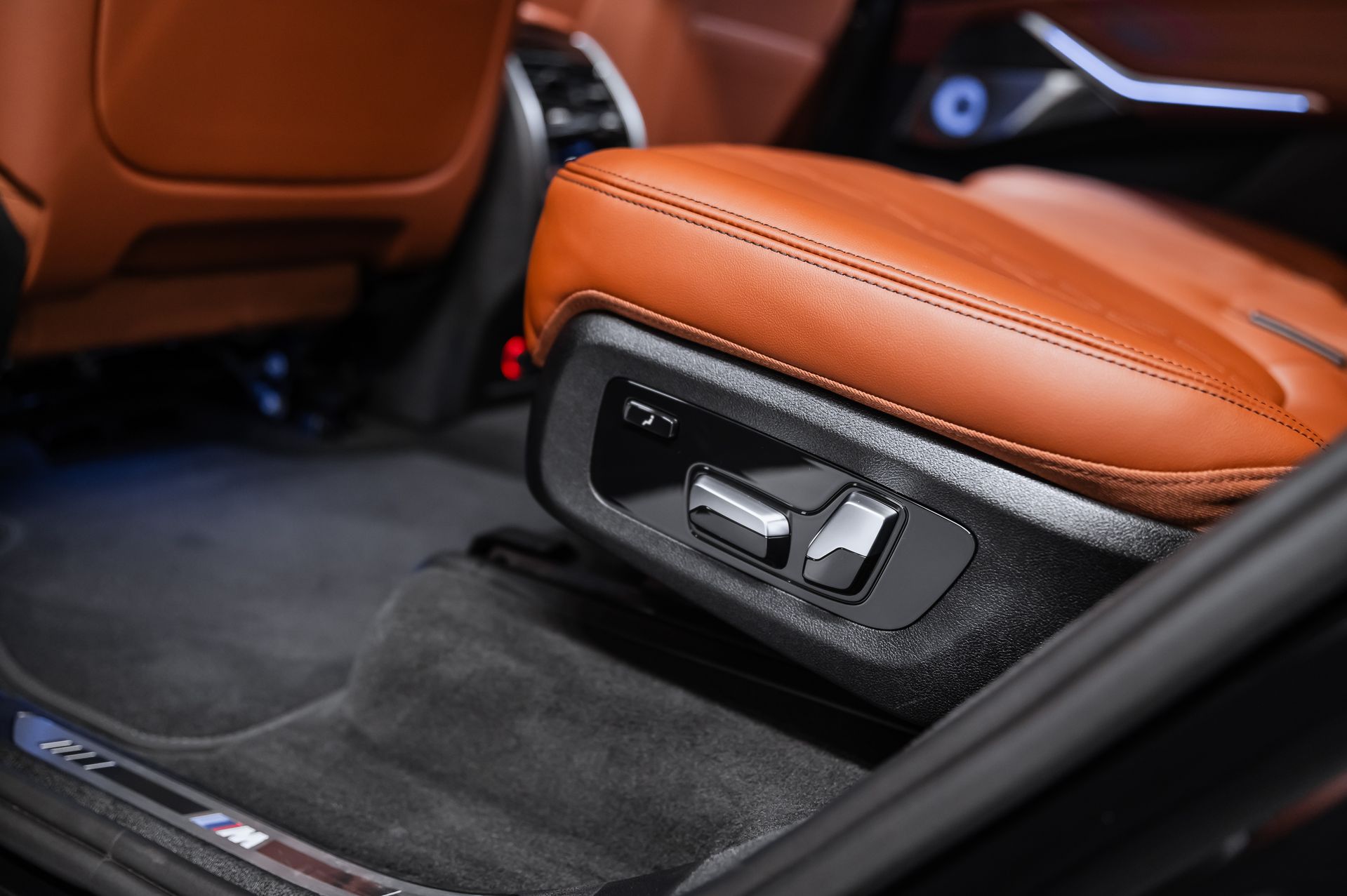 Черный BMW X7 xDrive40d M Sport Pro в Crystal Car под заказ