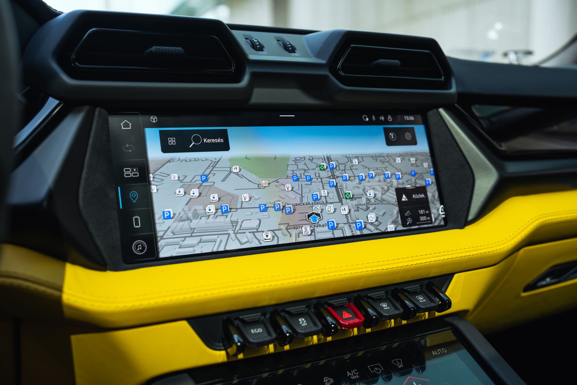 Желтый Lamborghini Urus SE в Crystal Car под заказ