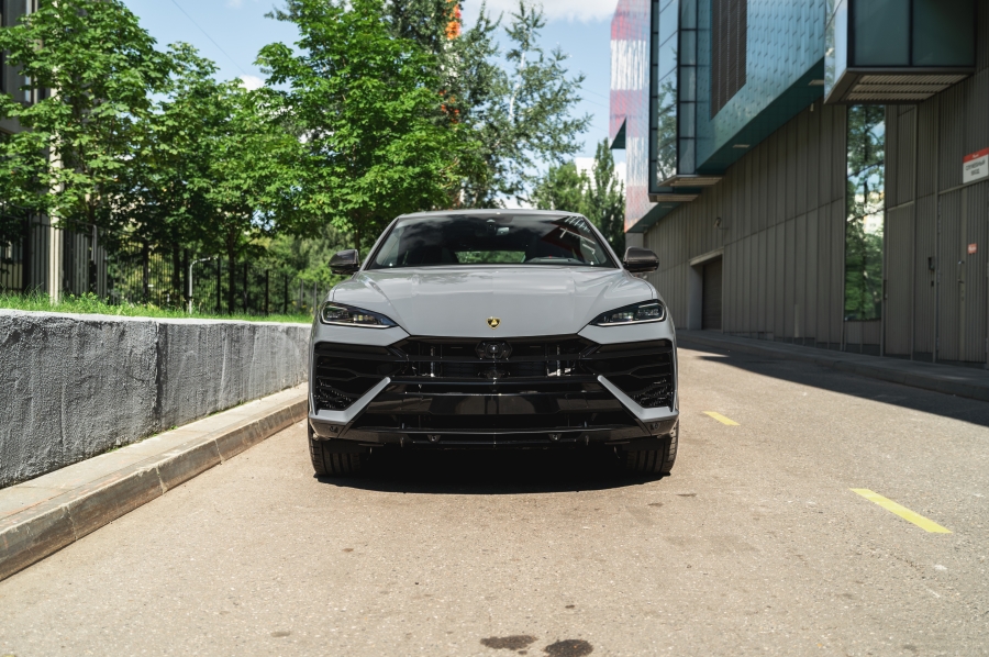 Lamborghini Urus SE в Crystal Car под заказ