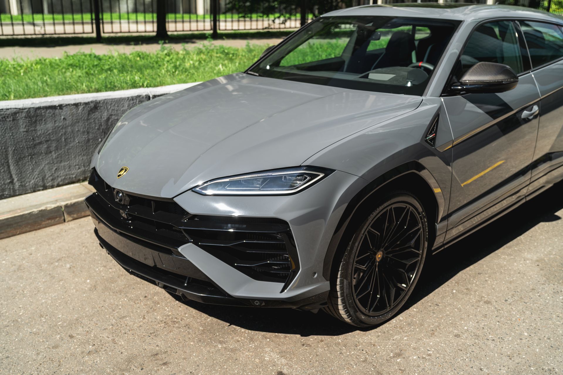 Lamborghini Urus SE в Crystal Car под заказ