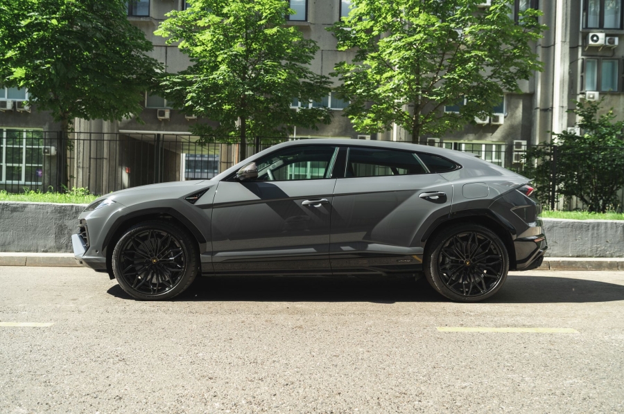 Lamborghini Urus SE в Crystal Car под заказ