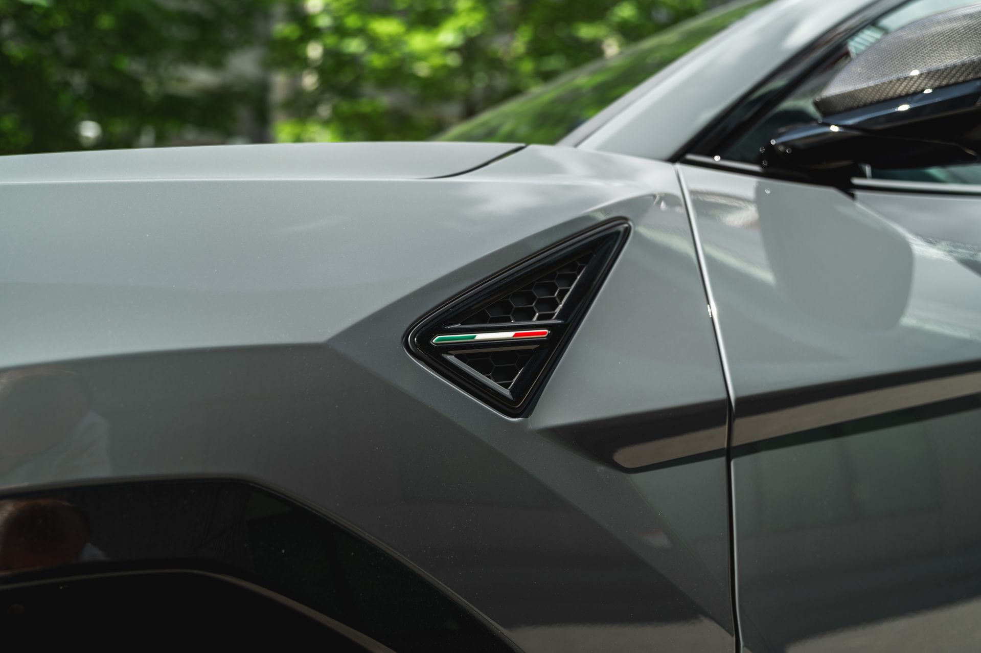 Lamborghini Urus SE в Crystal Car под заказ