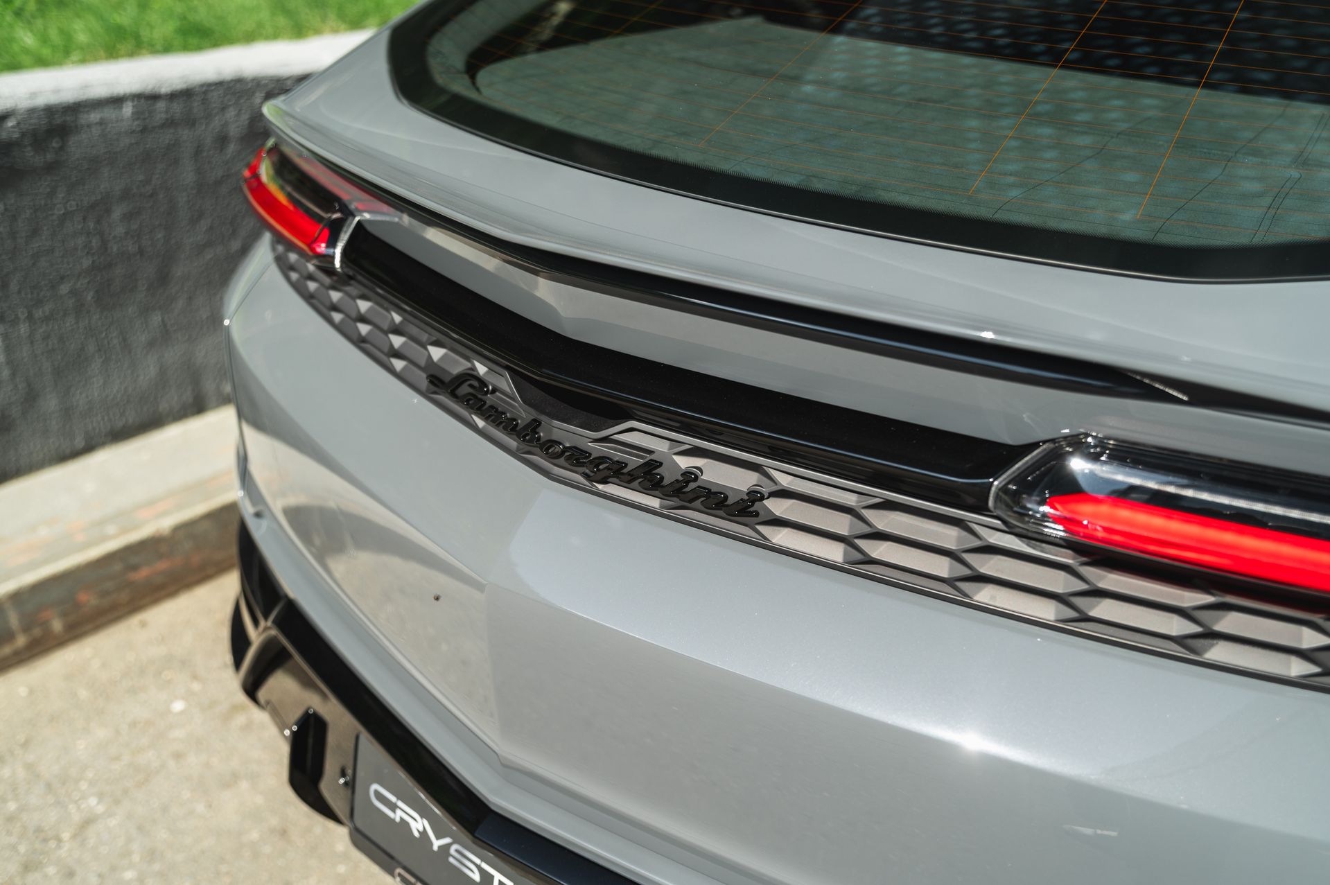 Lamborghini Urus SE в Crystal Car под заказ