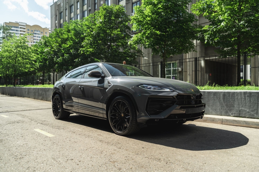 Lamborghini Urus SE в Crystal Car под заказ