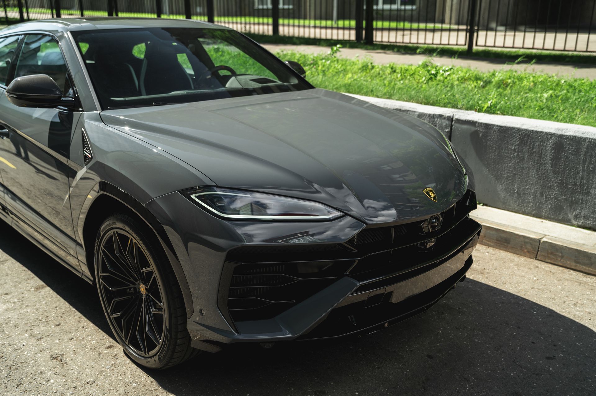 Lamborghini Urus SE в Crystal Car под заказ