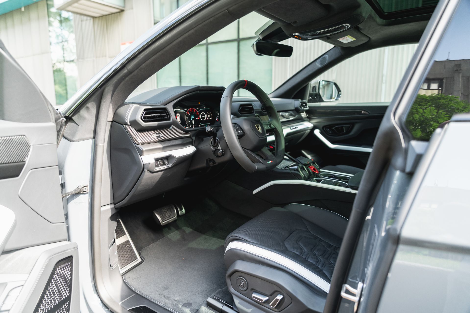 Lamborghini Urus SE в Crystal Car под заказ