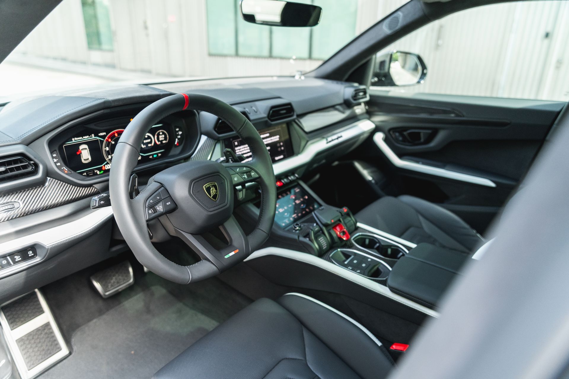 Lamborghini Urus SE в Crystal Car под заказ