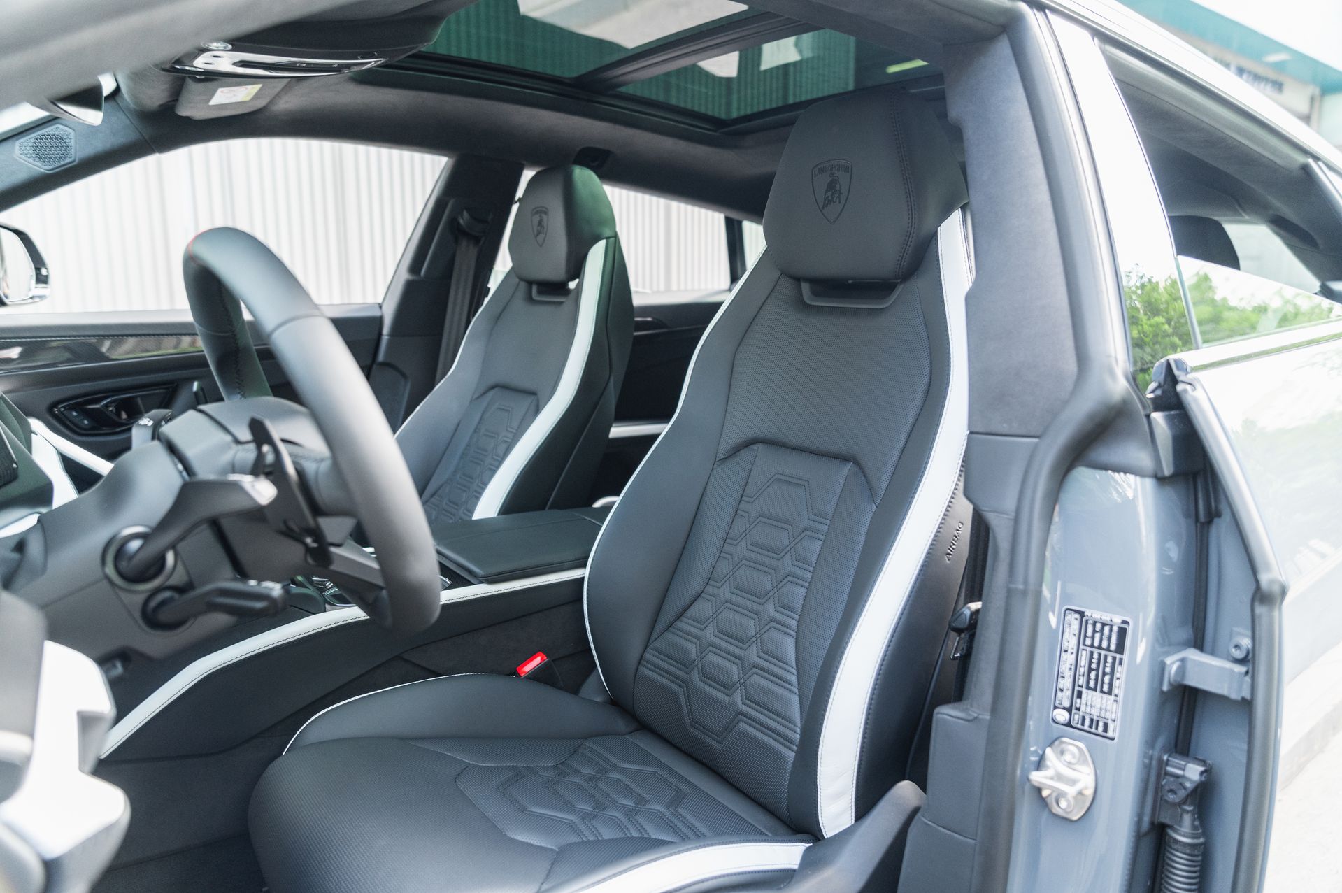 Lamborghini Urus SE в Crystal Car под заказ