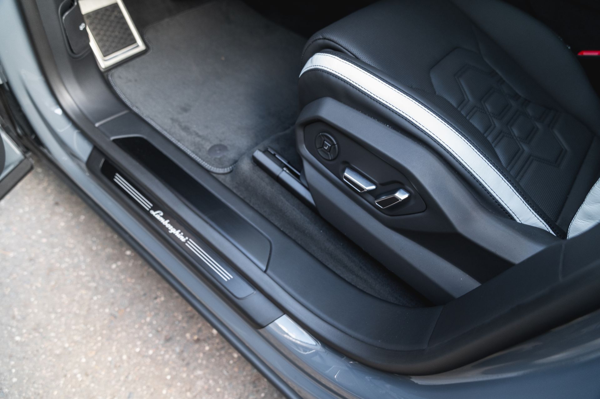 Lamborghini Urus SE в Crystal Car под заказ