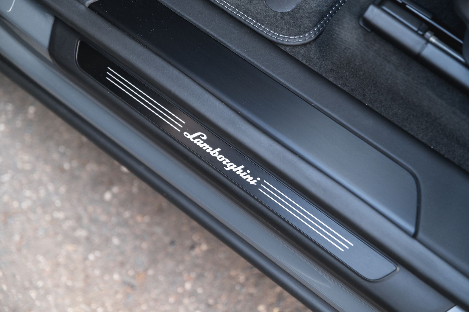 Lamborghini Urus SE в Crystal Car под заказ