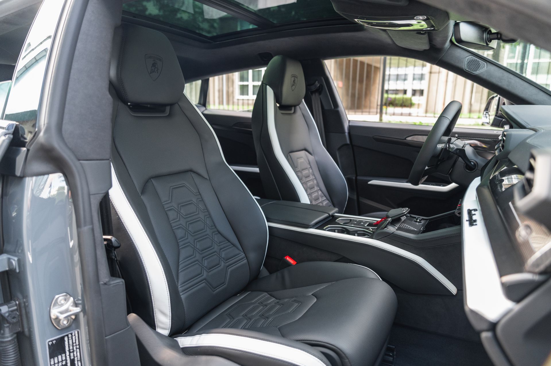 Lamborghini Urus SE в Crystal Car под заказ