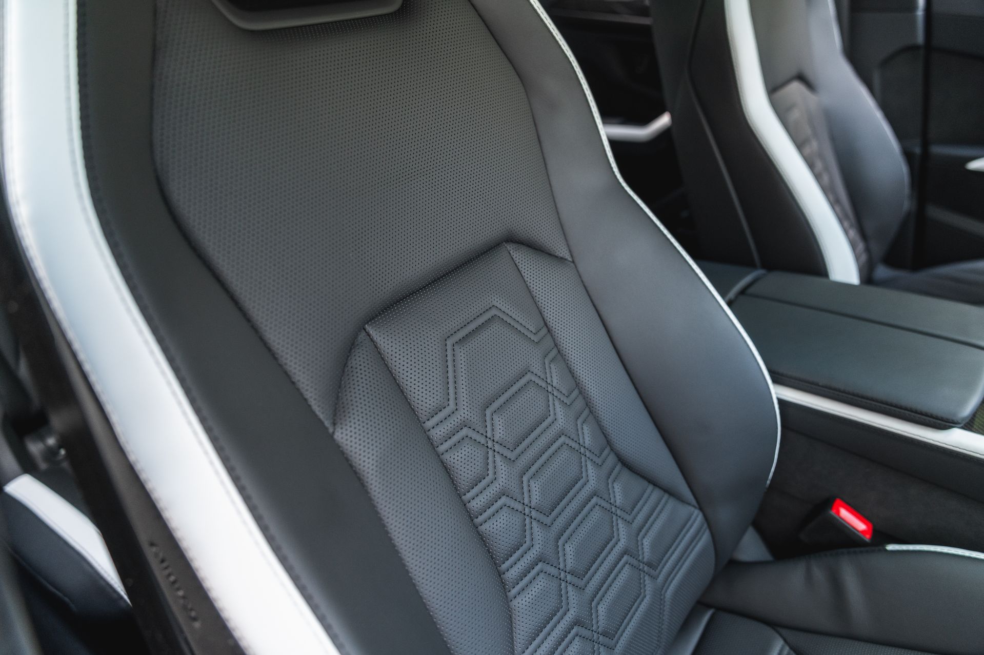 Lamborghini Urus SE в Crystal Car под заказ