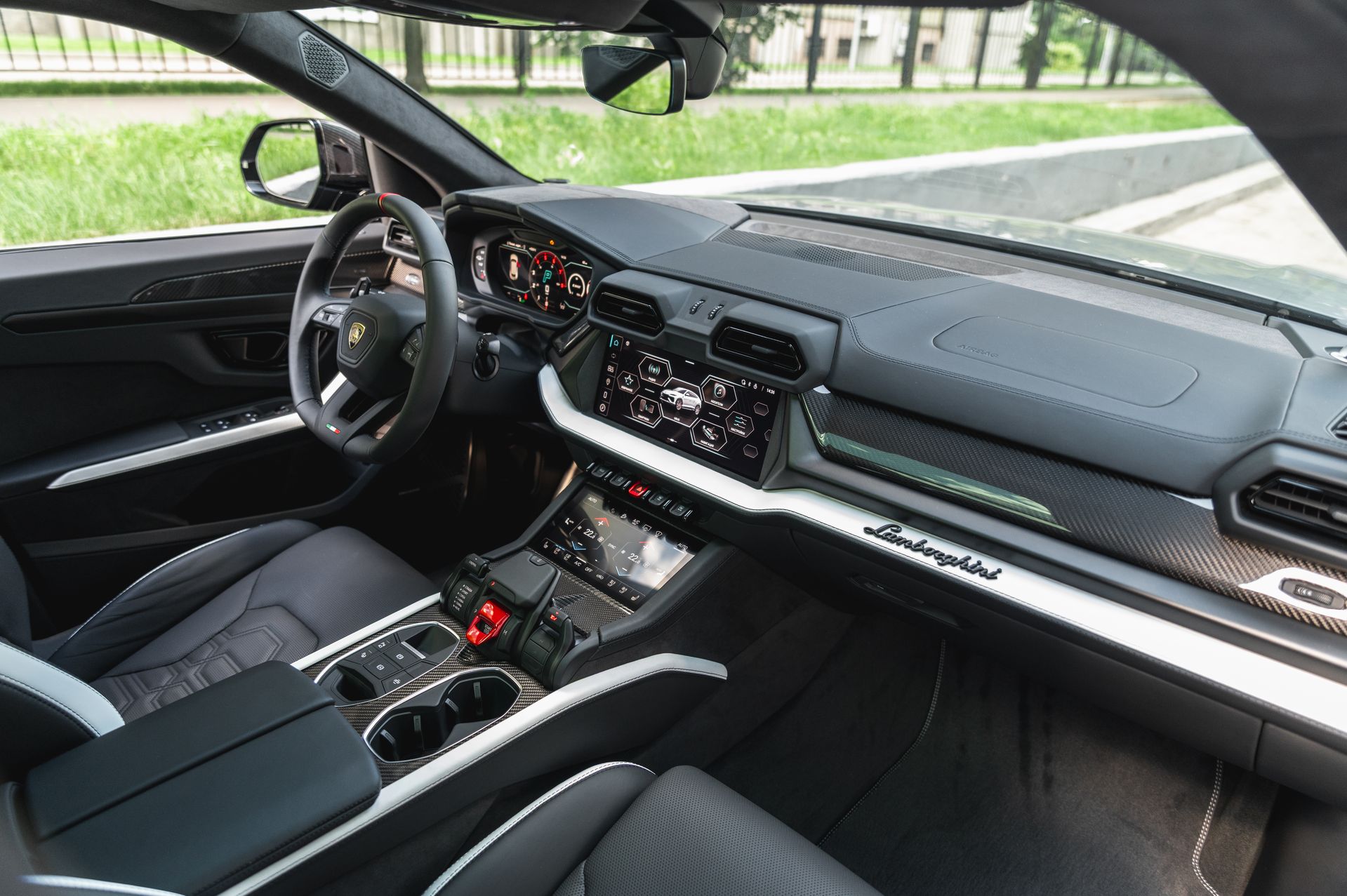 Lamborghini Urus SE в Crystal Car под заказ