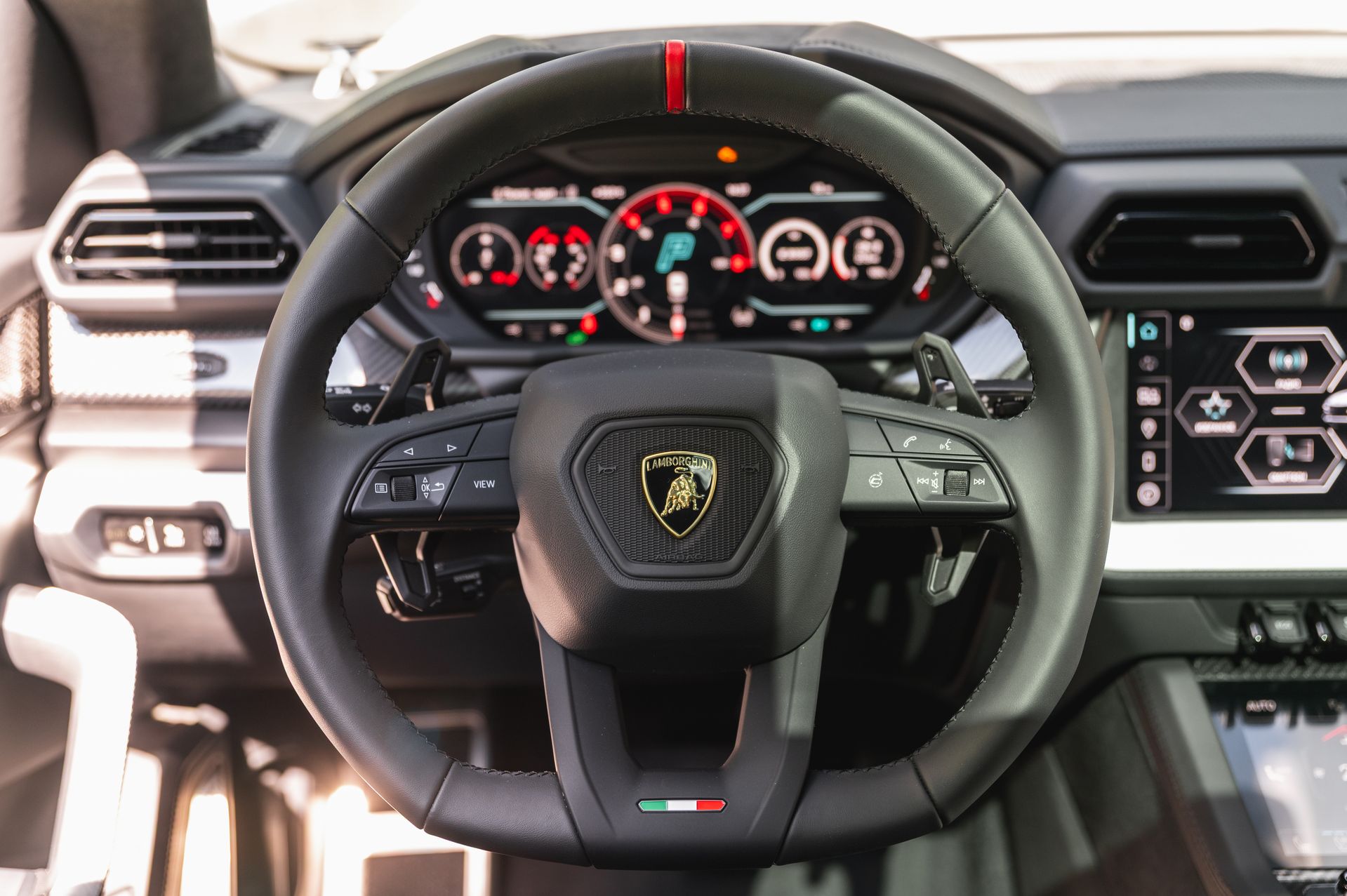 Lamborghini Urus SE в Crystal Car под заказ