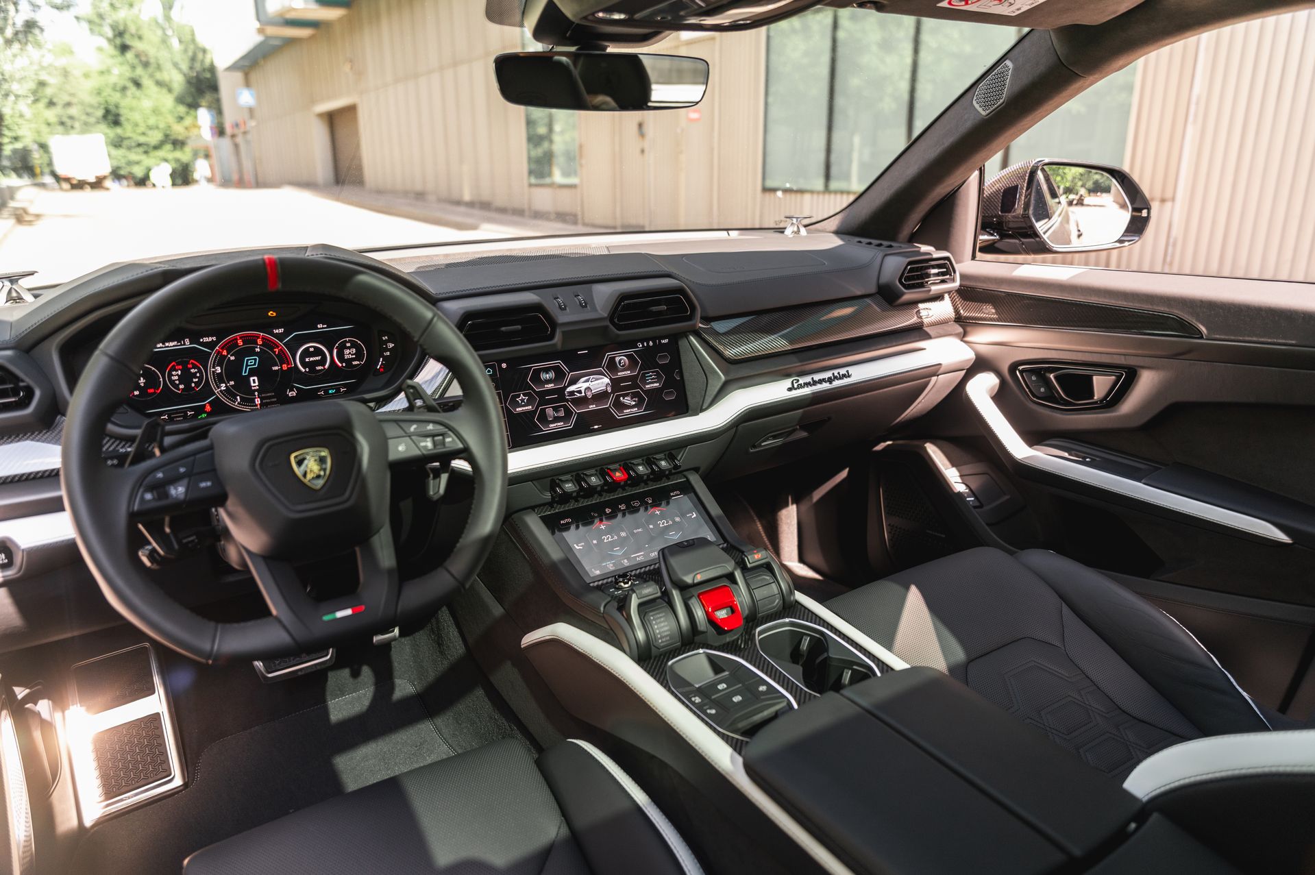 Lamborghini Urus SE в Crystal Car под заказ