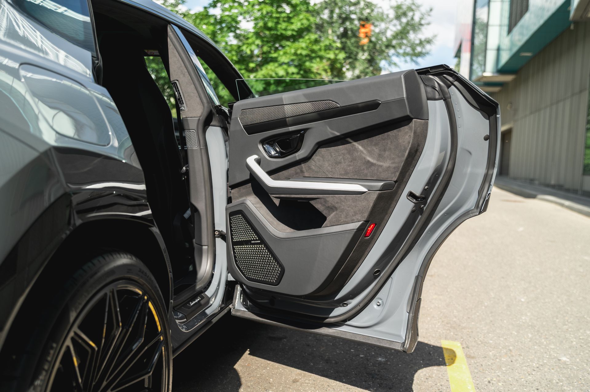 Lamborghini Urus SE в Crystal Car под заказ