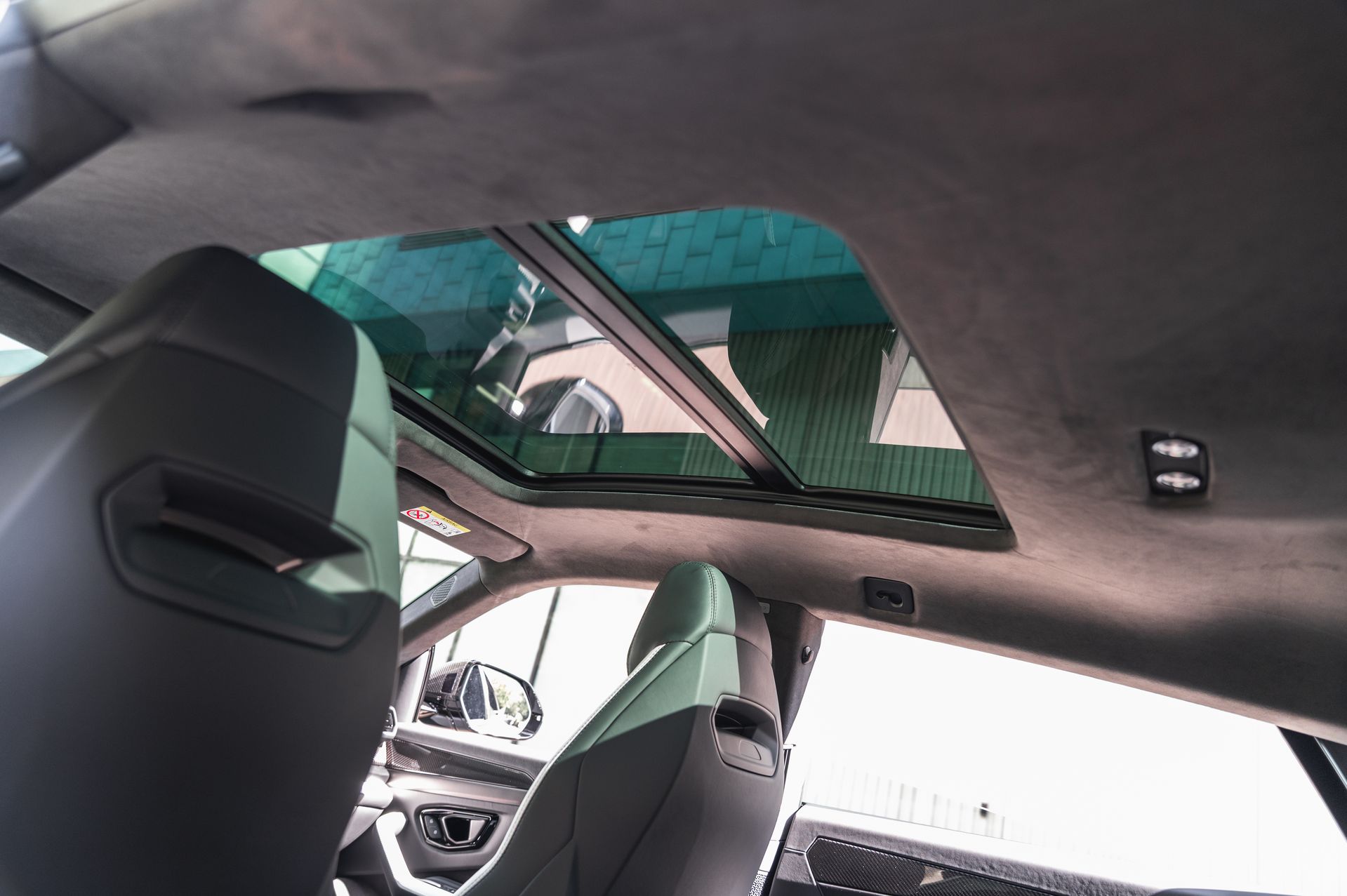 Lamborghini Urus SE в Crystal Car под заказ