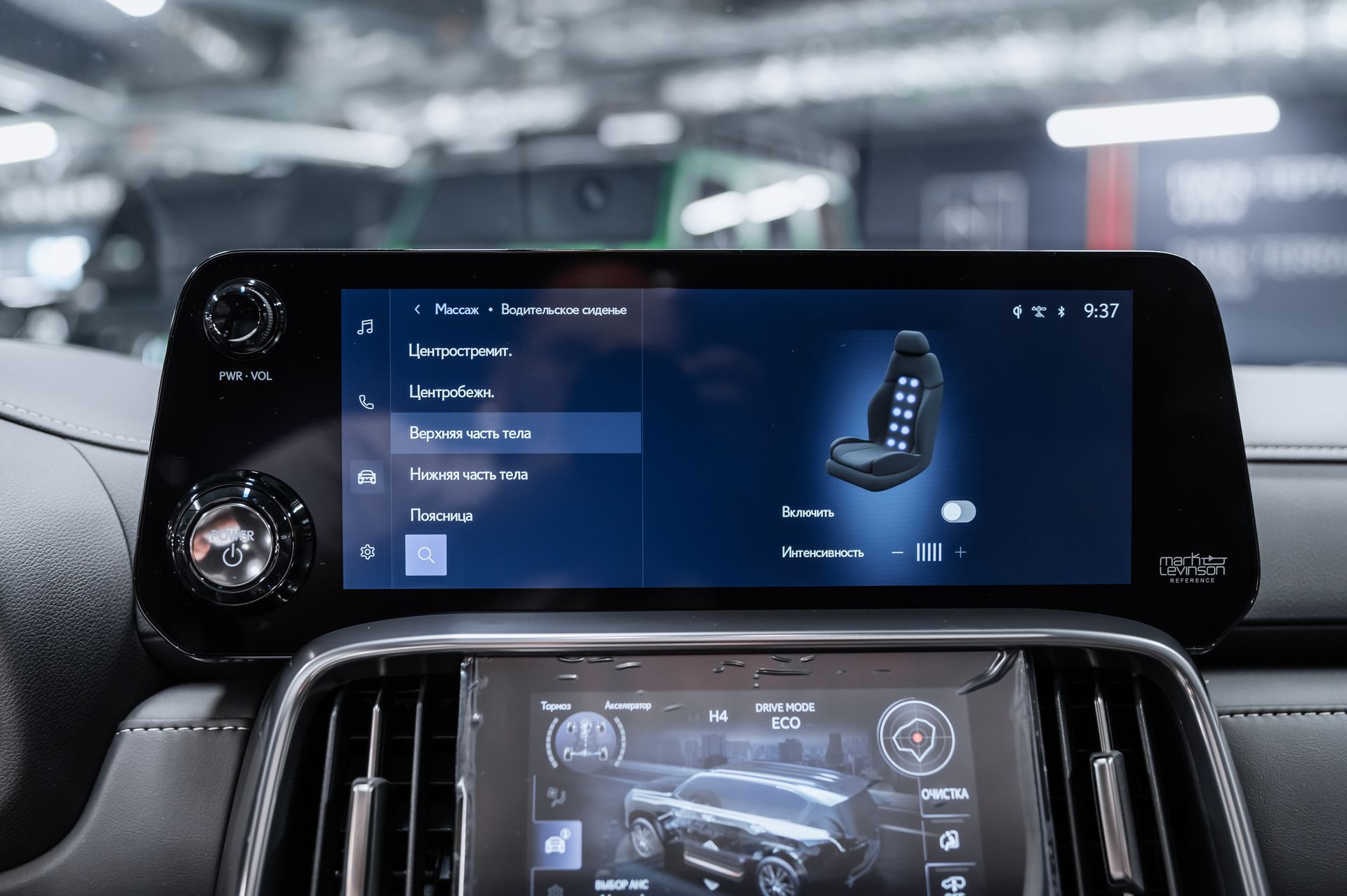 Премиальный внедорожник Lexus LX 700h зелёный в премиальном шоуруме Crystal Car под заказ