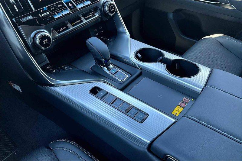 Черный Lexus LX VIP Leader 700h в Crystal Car под заказ