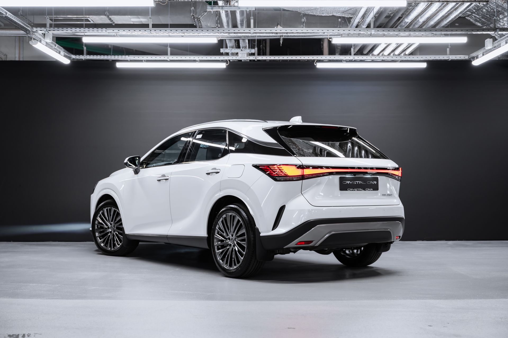 Белый Lexus RX Luxury 350h в Crystal Car под заказ