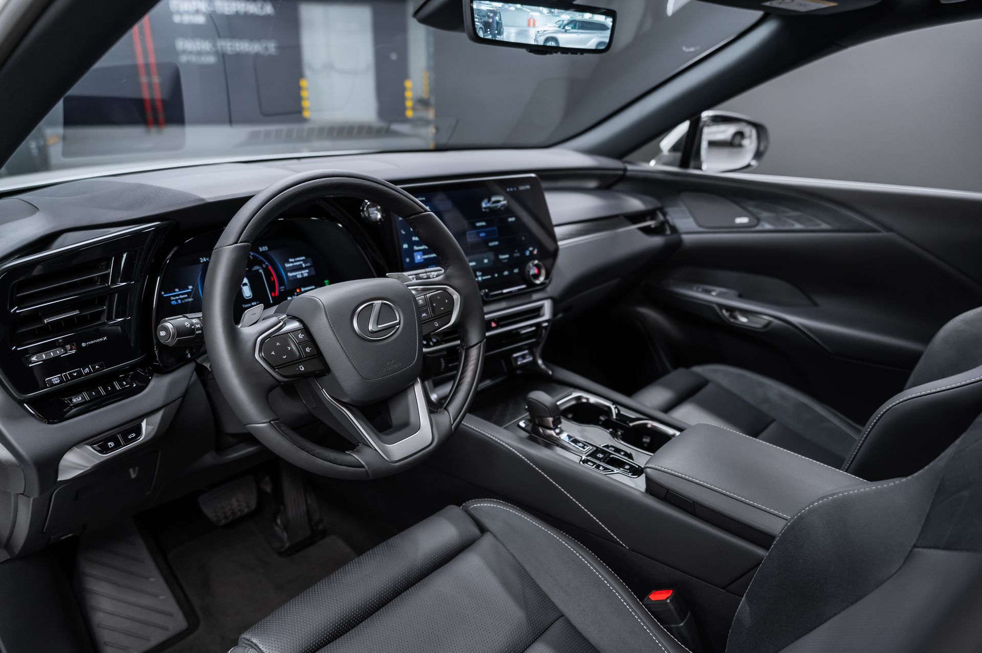 Белый Lexus RX Luxury 350h в Crystal Car под заказ