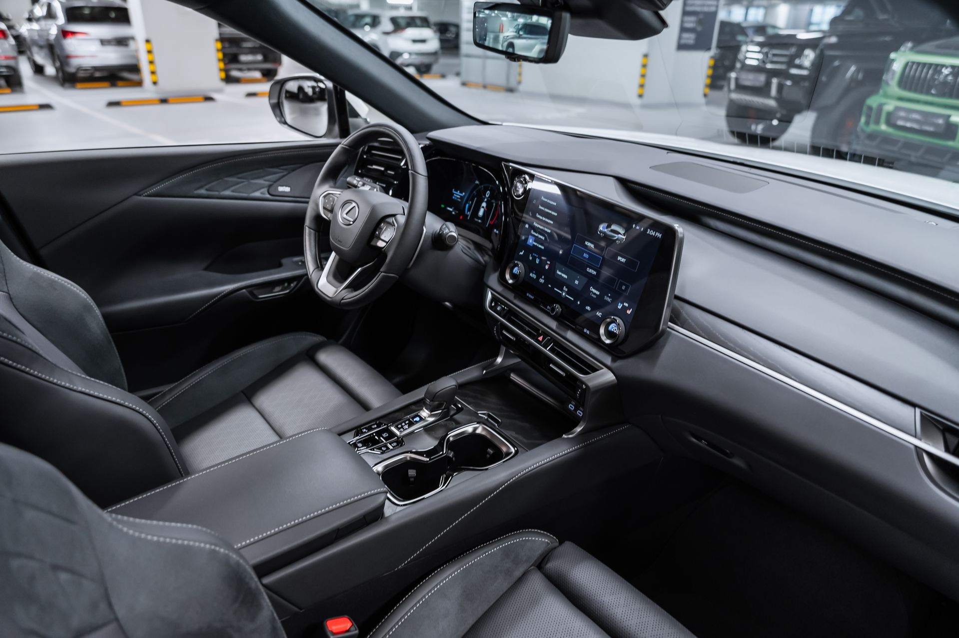 Белый Lexus RX Luxury 350h в Crystal Car под заказ